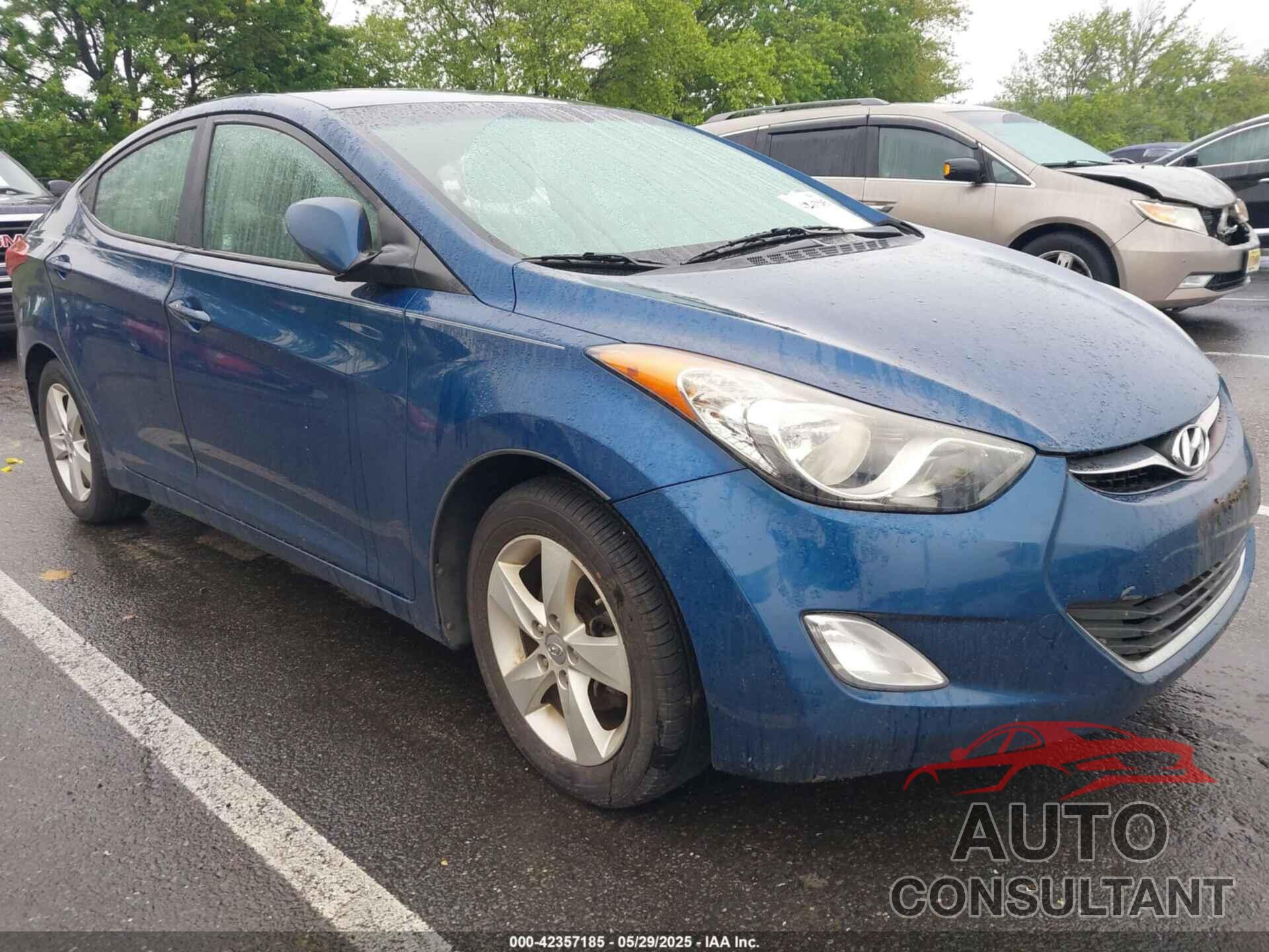 HYUNDAI ELANTRA 2013 - KMHDH4AE8DU002293