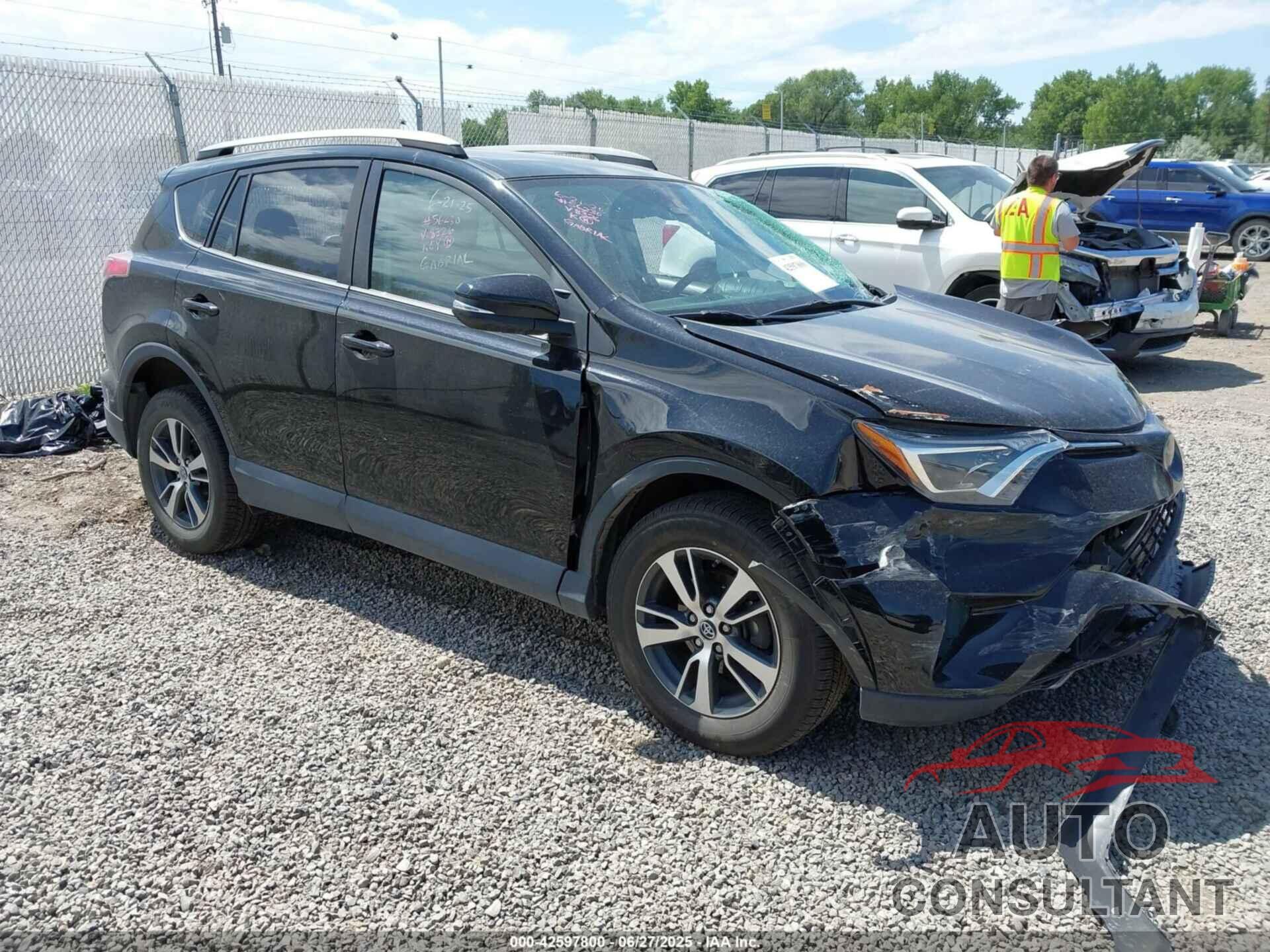 TOYOTA RAV4 2018 - 2T3RFREV5JW768326