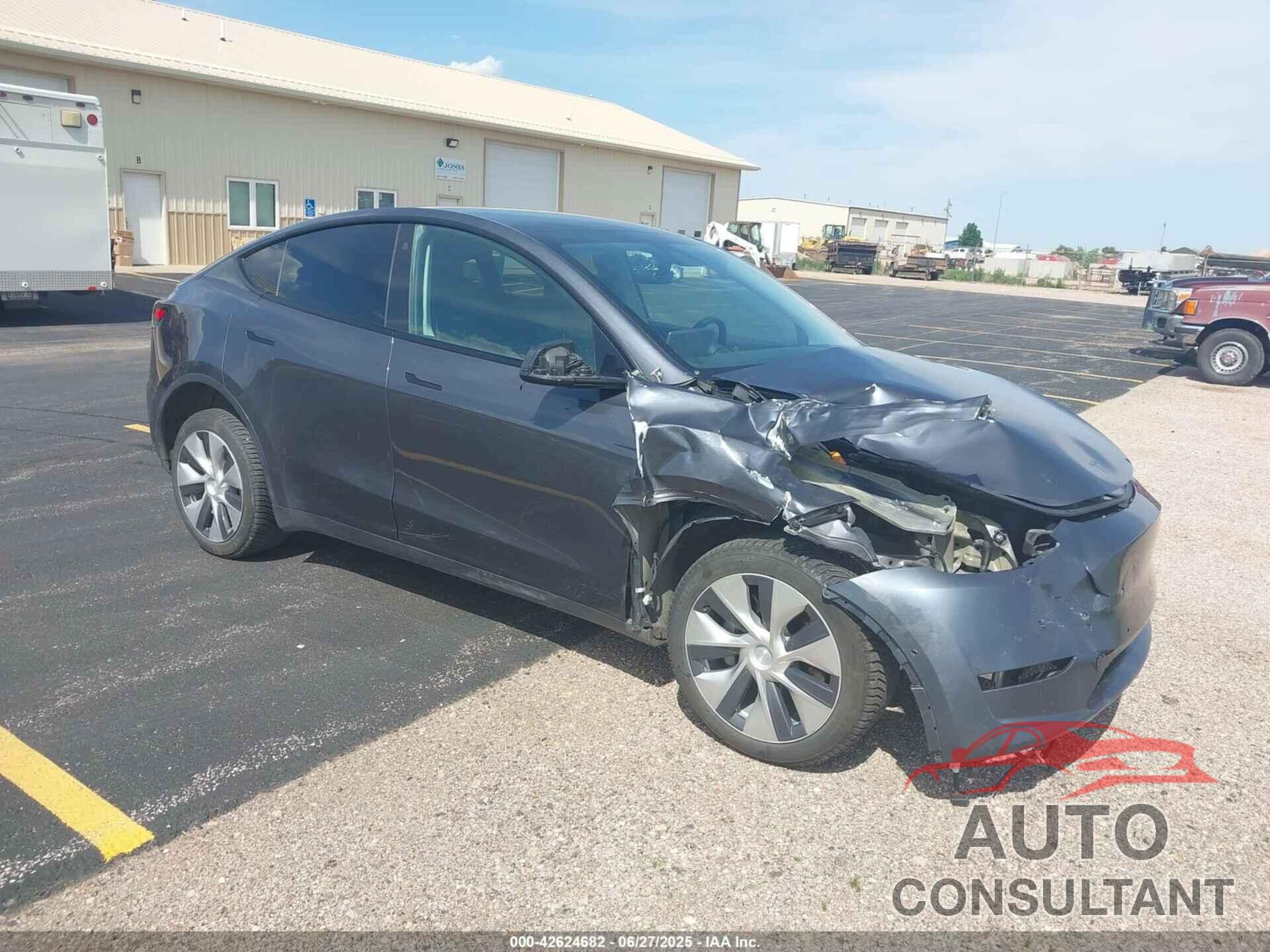 TESLA MODEL Y 2021 - 5YJYGDEE2MF241642