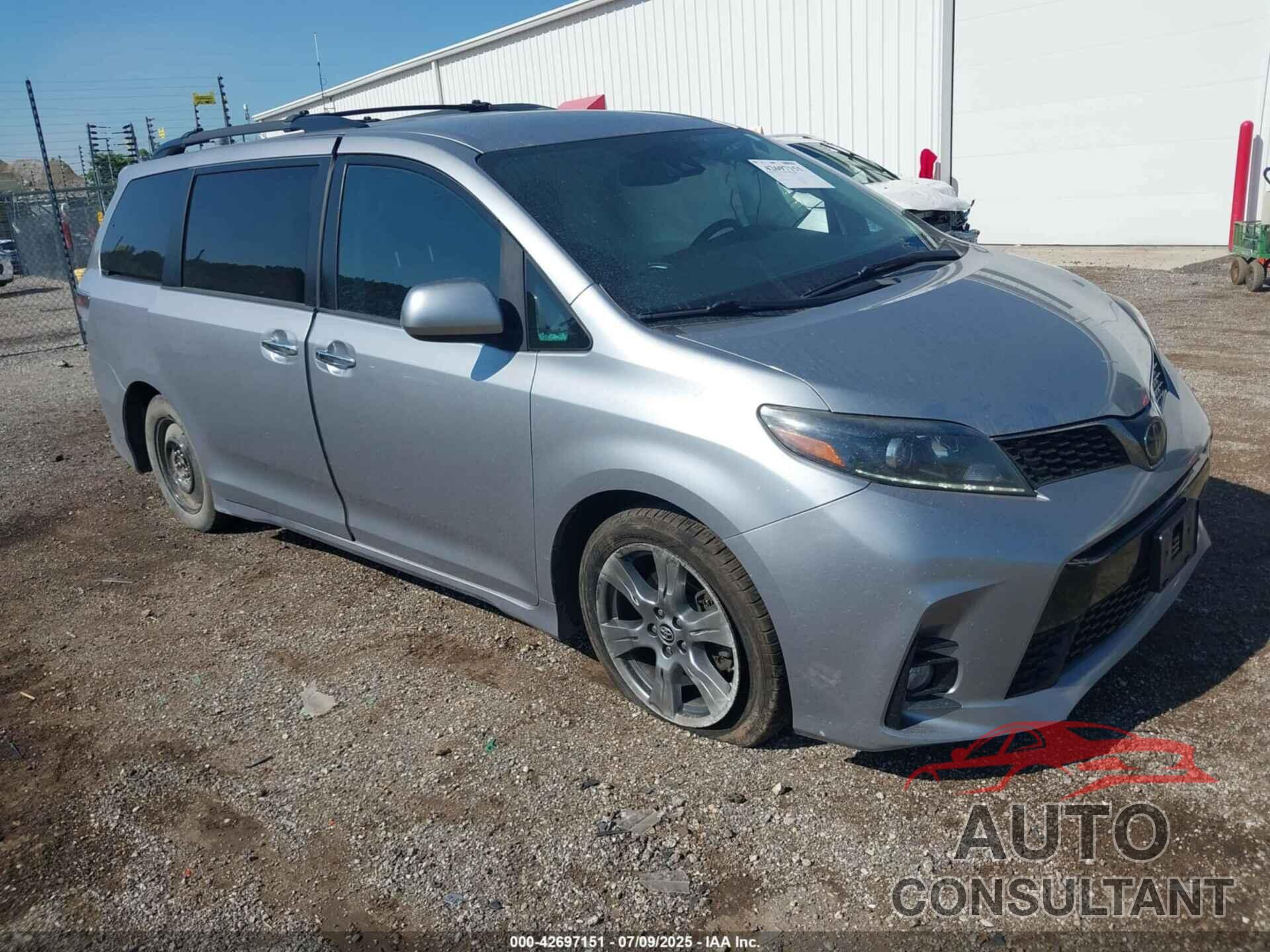 TOYOTA SIENNA 2018 - 5TDXZ3DCXJS950522