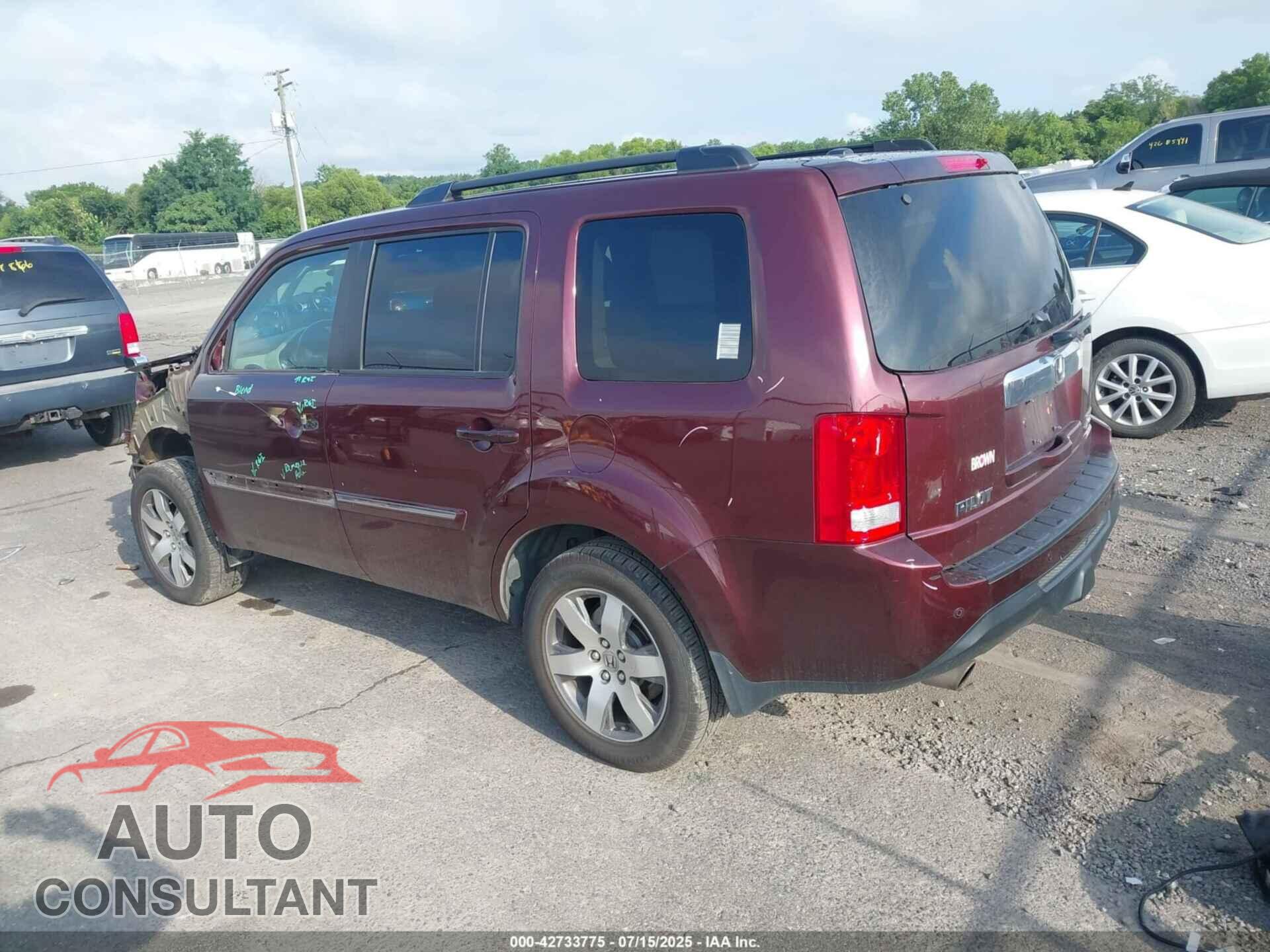 HONDA PILOT 2013 - 5FNYF4H98DB080439