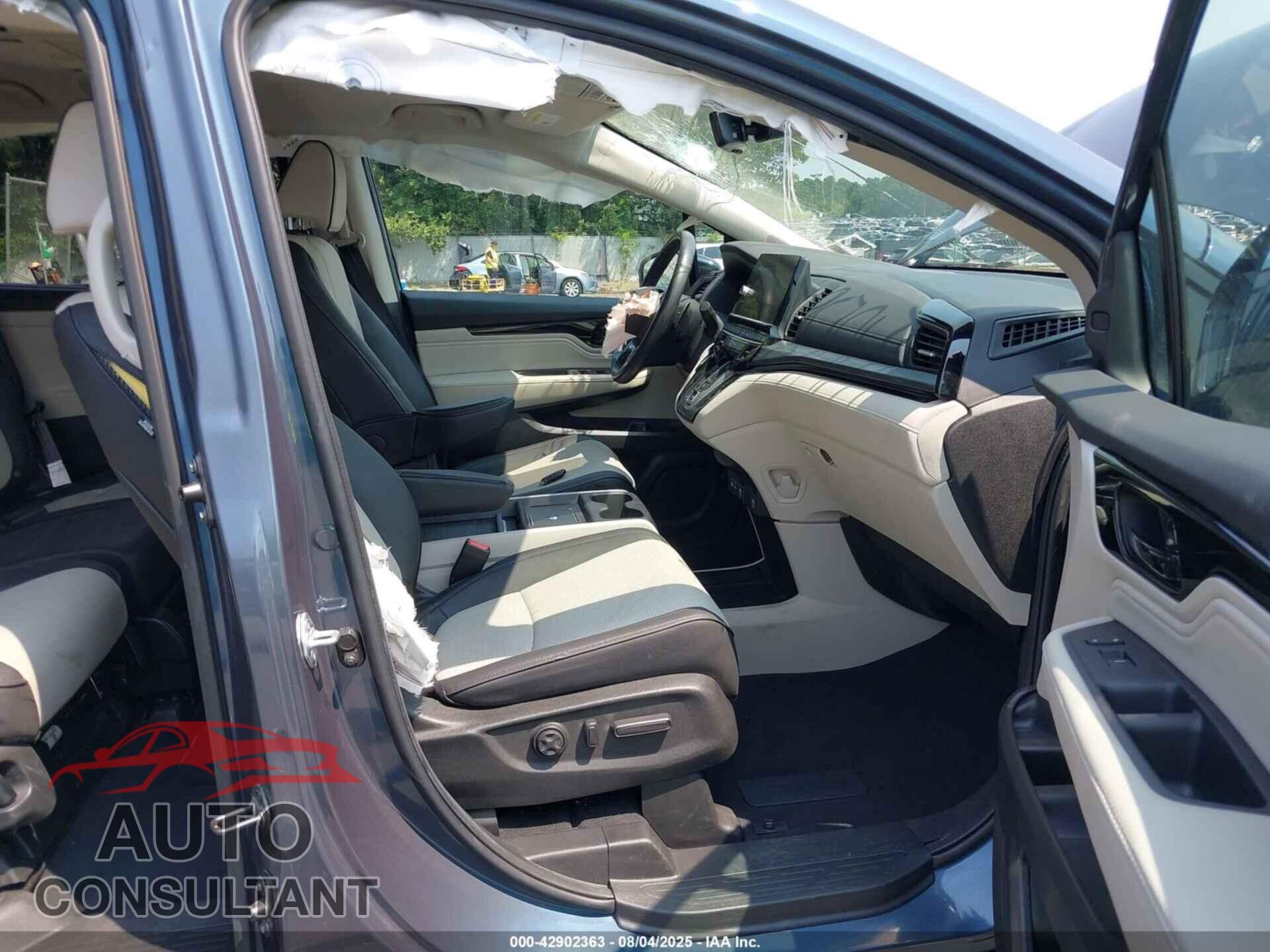 HONDA ODYSSEY 2025 - 5FNRL6H92SB043473