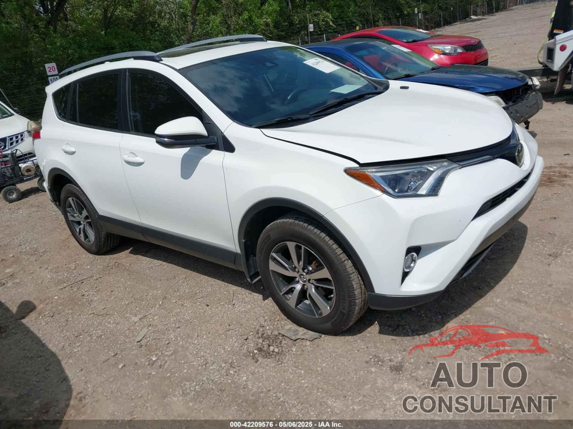 TOYOTA RAV4 2018 - JTMRFREV9JD253813