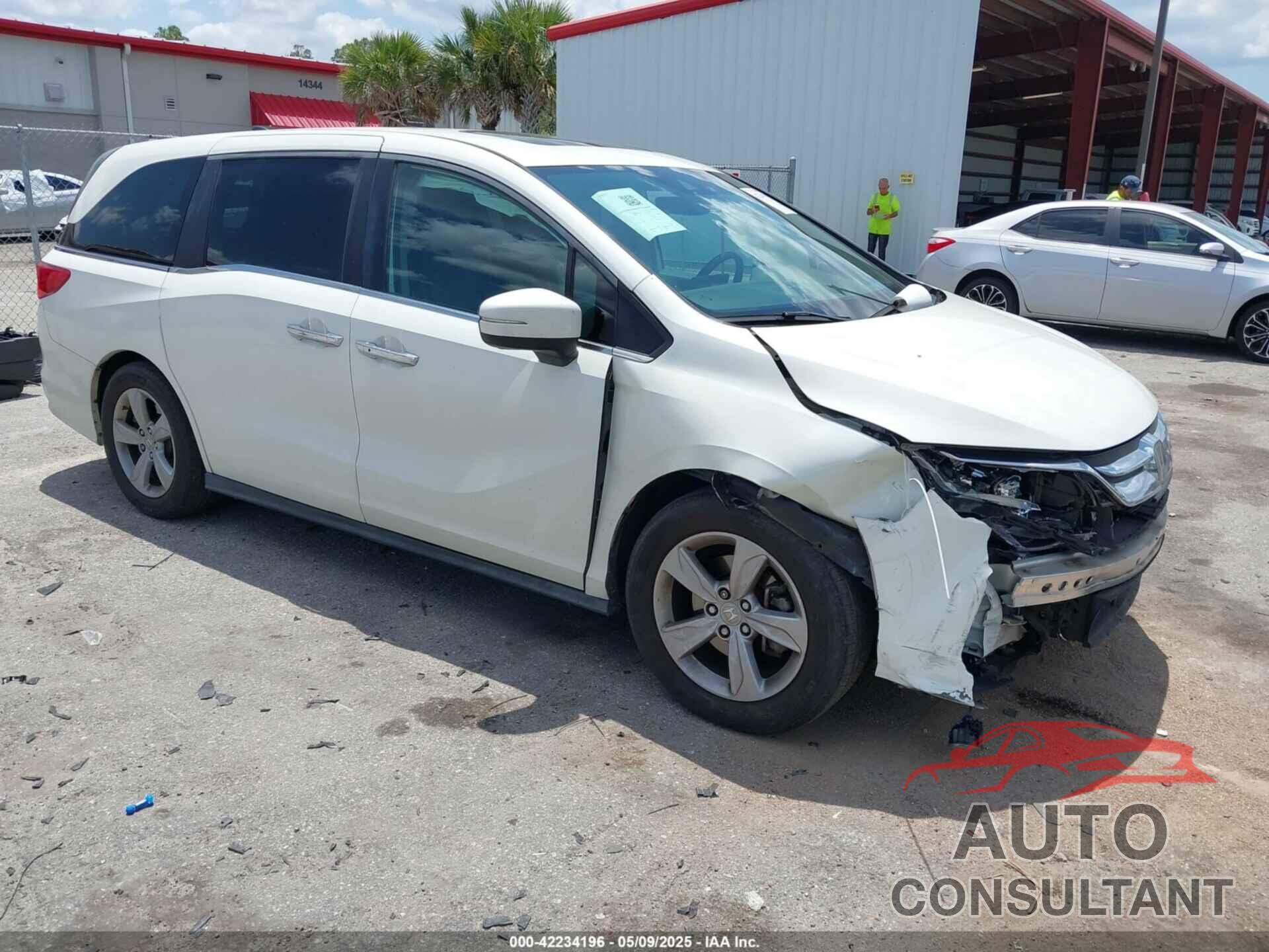 HONDA ODYSSEY 2018 - 5FNRL6H76JB111027