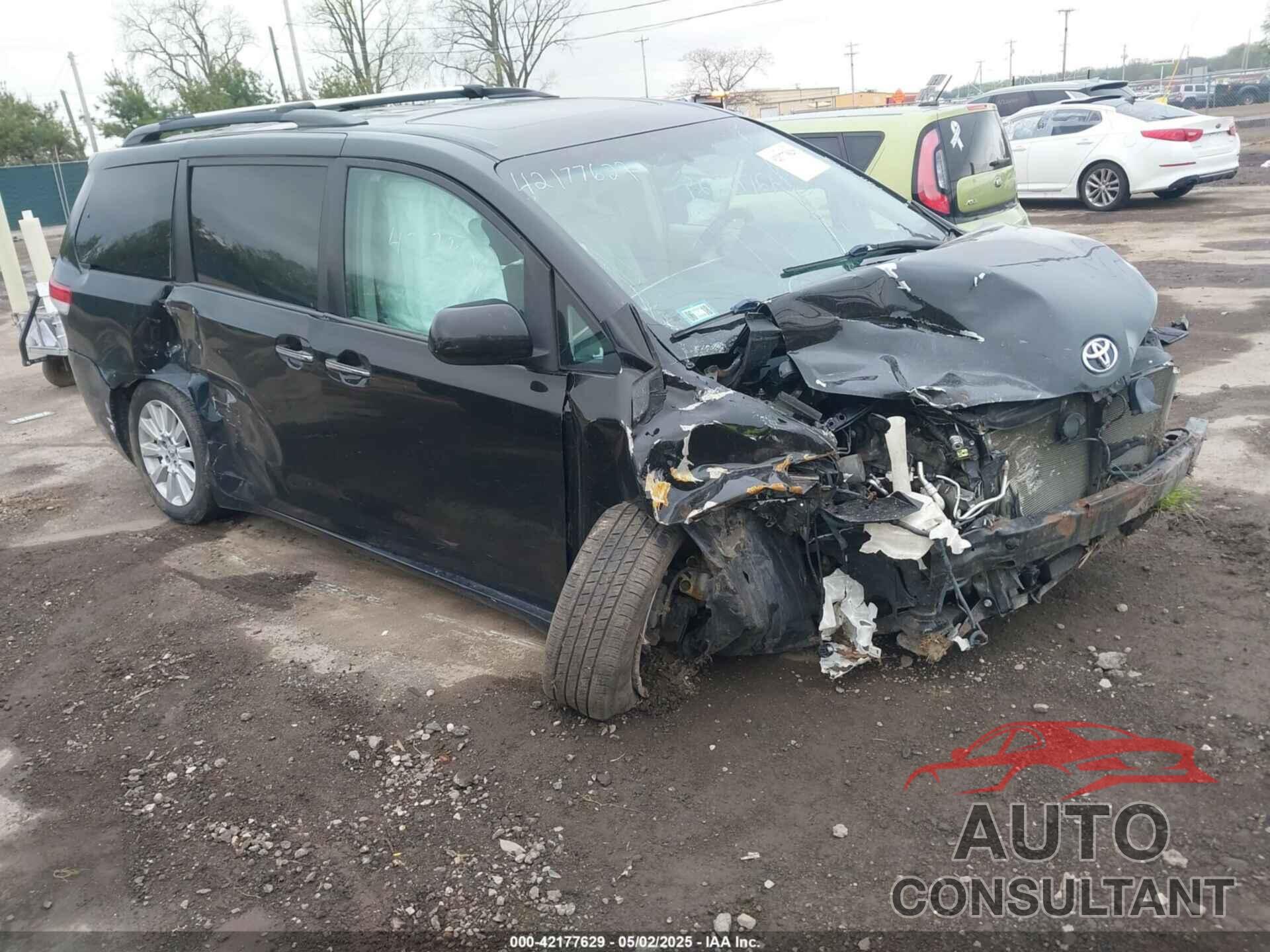 TOYOTA SIENNA 2013 - 5TDDK3DC3DS062352