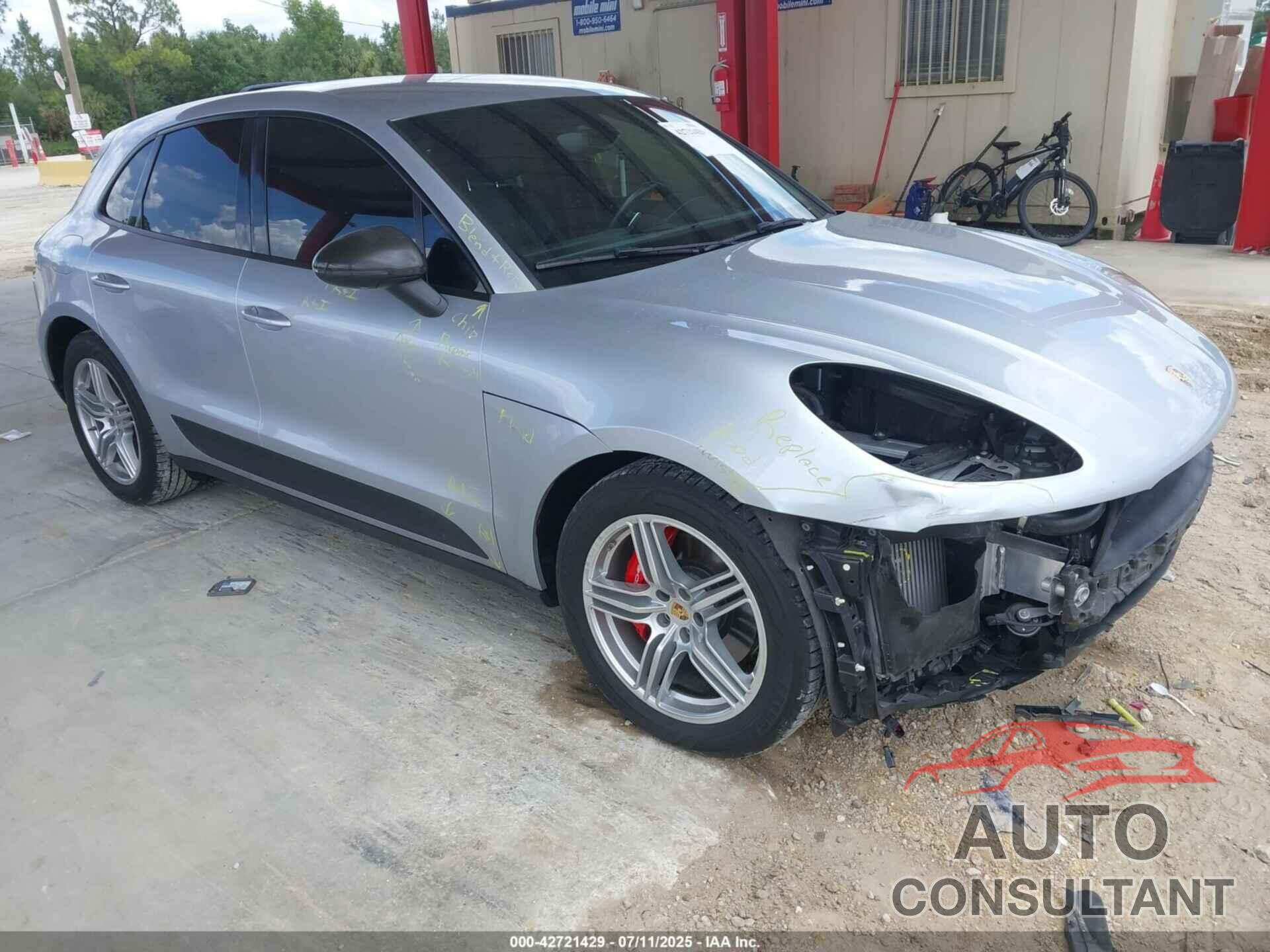 PORSCHE MACAN 2015 - WP1AB2A56FLB65772