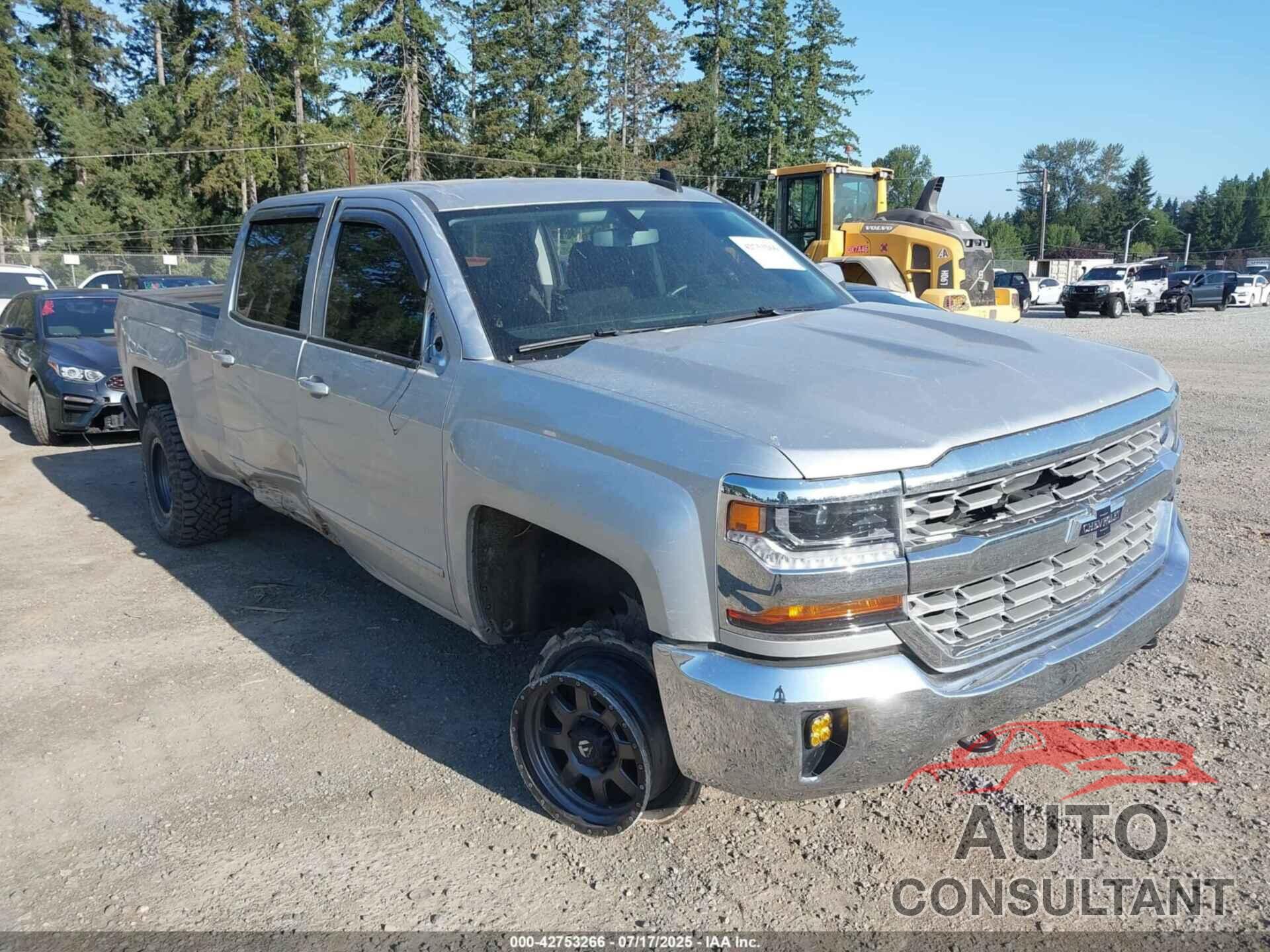 CHEVROLET SILVERADO 1500 2017 - 1GCUKREC5HF152660