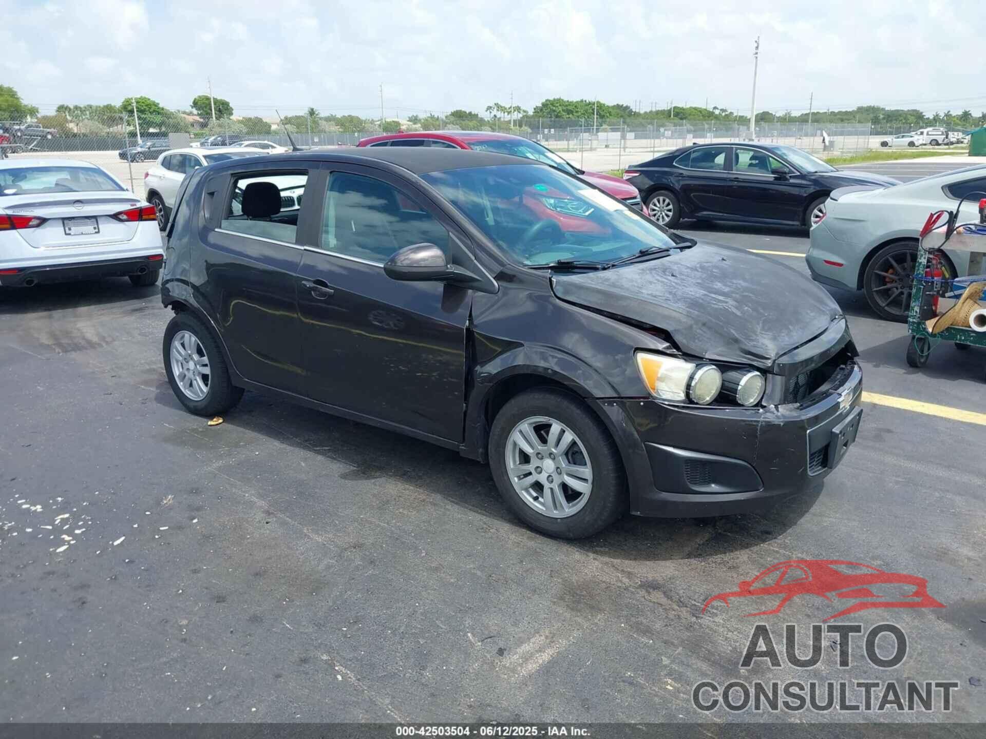 CHEVROLET SONIC 2014 - 1G1JC6SG5E4100015