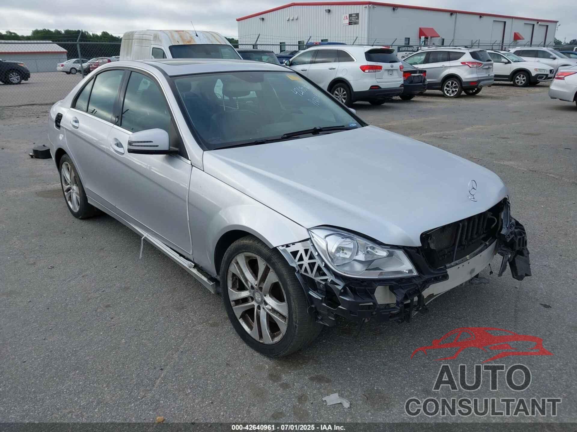 MERCEDES-BENZ C 300 2014 - WDDGF8AB6EG188507