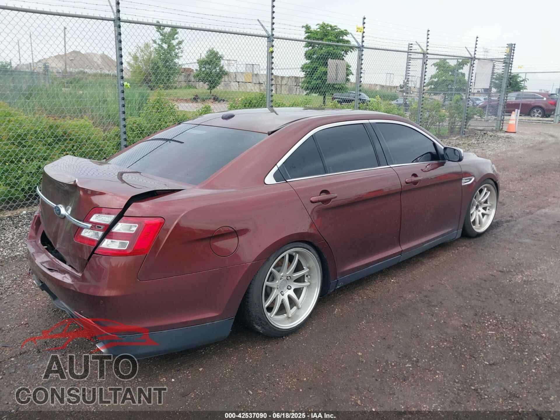 FORD TAURUS 2015 - 1FAHP2F85FG110457