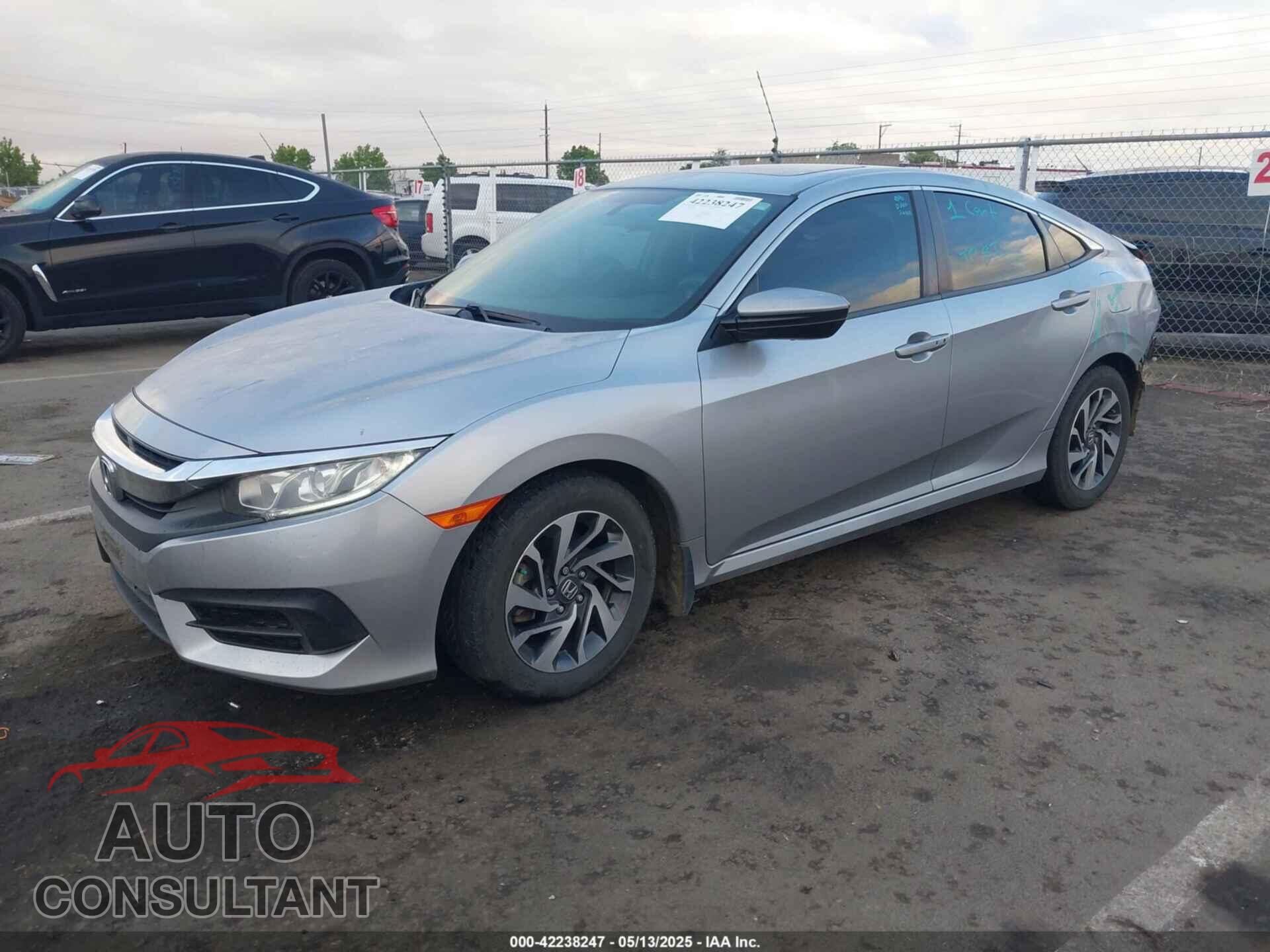 HONDA CIVIC 2018 - 2HGFC2F77JH606587