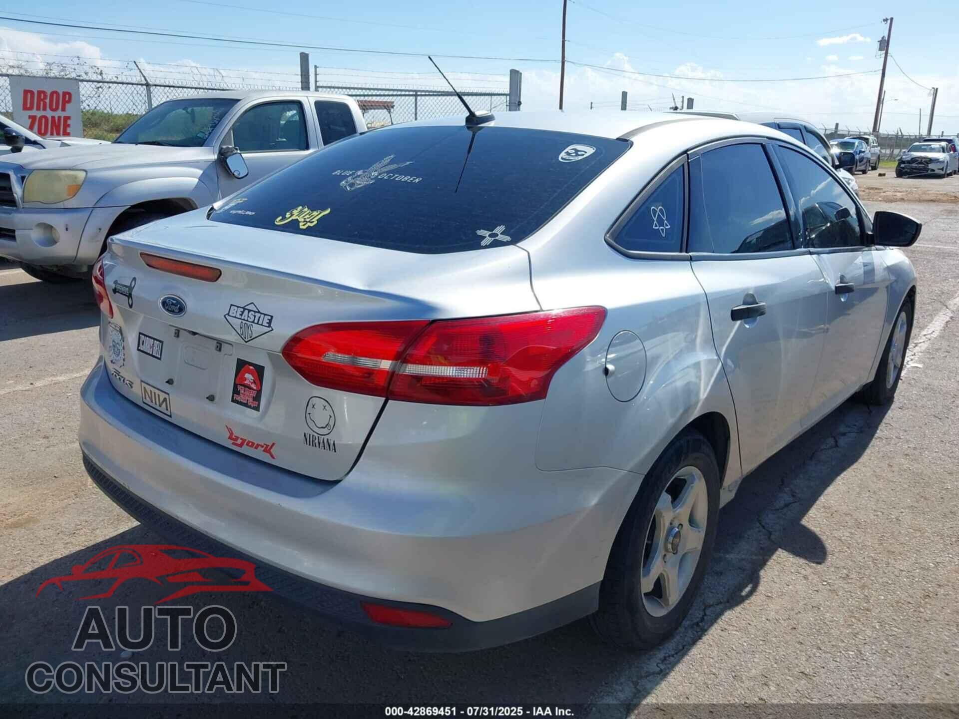 FORD FOCUS 2017 - 1FADP3E22HL276687