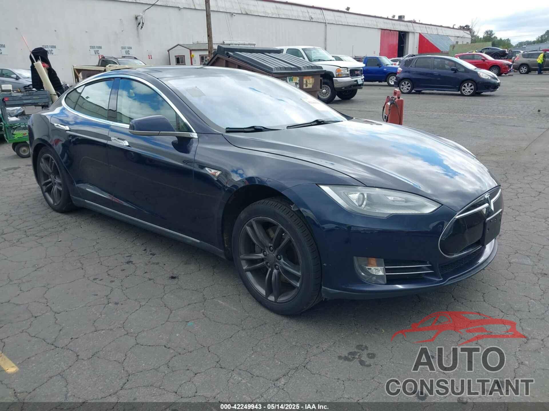 TESLA MODEL S 2013 - 5YJSA1CN1DFP05559