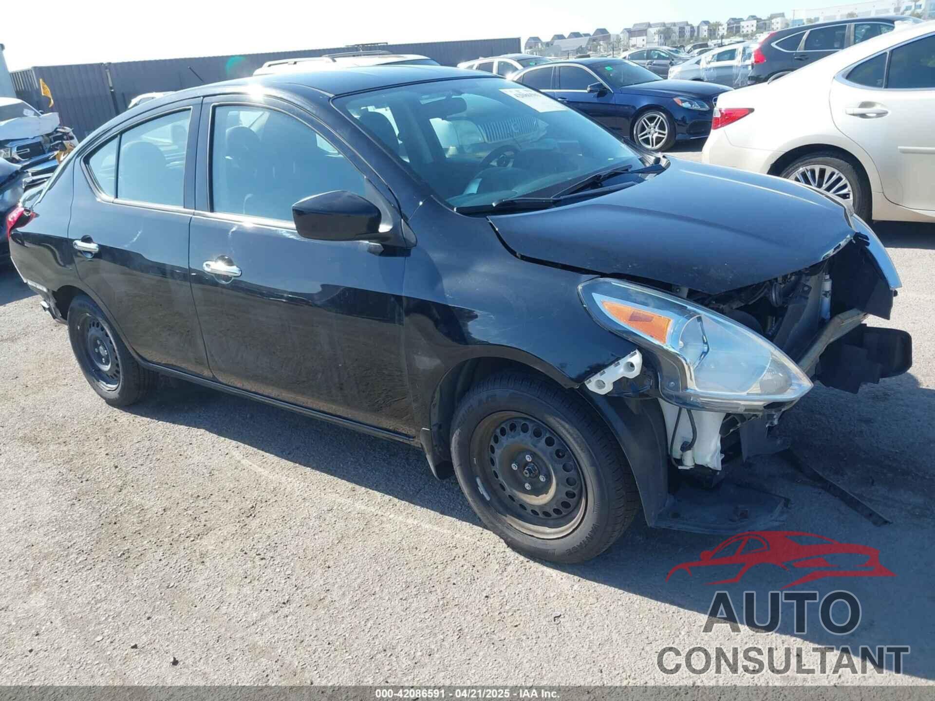 NISSAN VERSA 2018 - 3N1CN7AP5JL863256