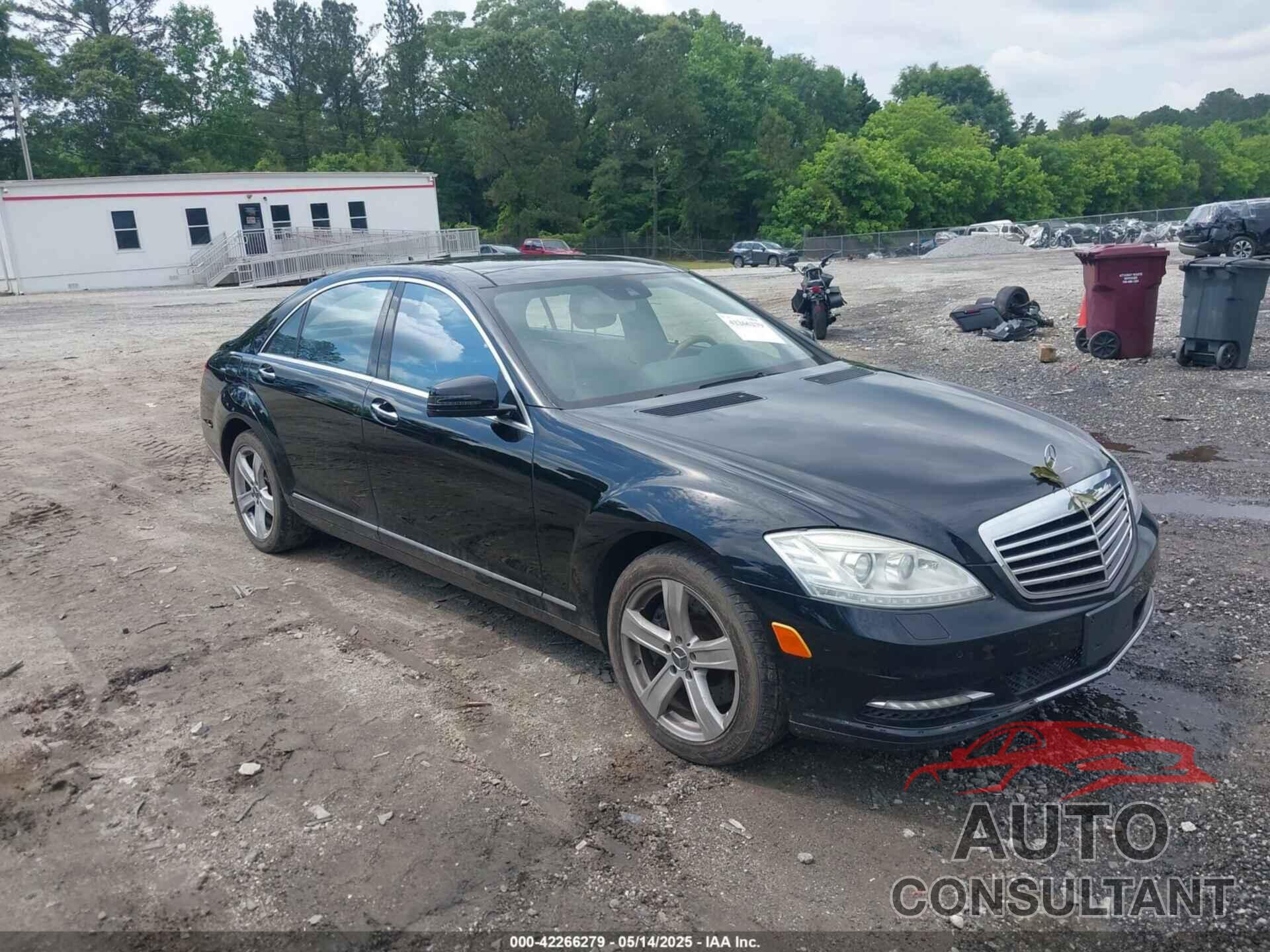 MERCEDES-BENZ S 550 2011 - WDDNG8GB0BA402773
