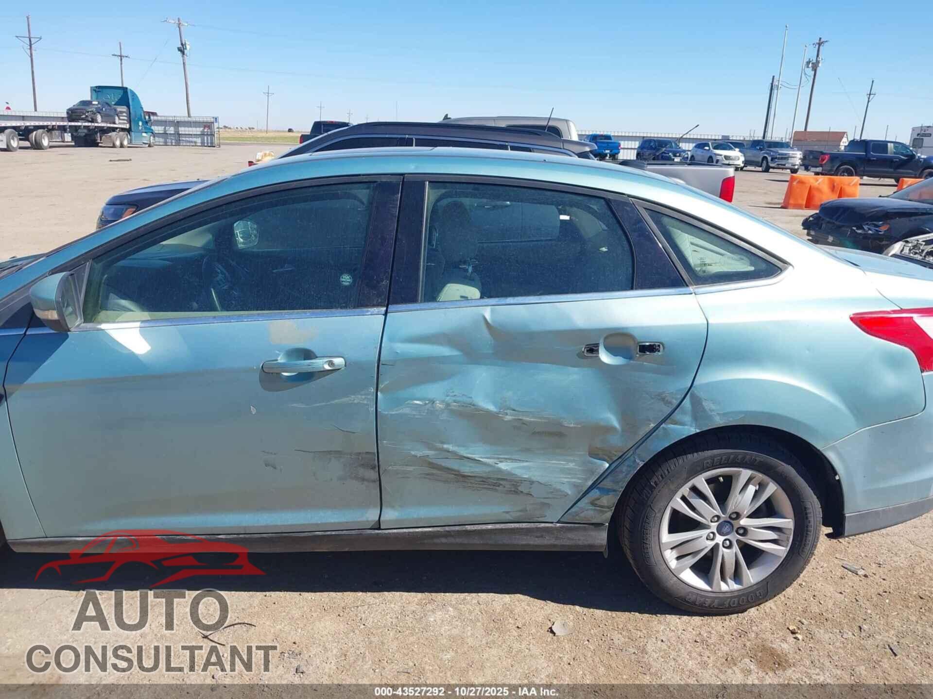 FORD FOCUS 2012 - 1FAHP3H28CL318589