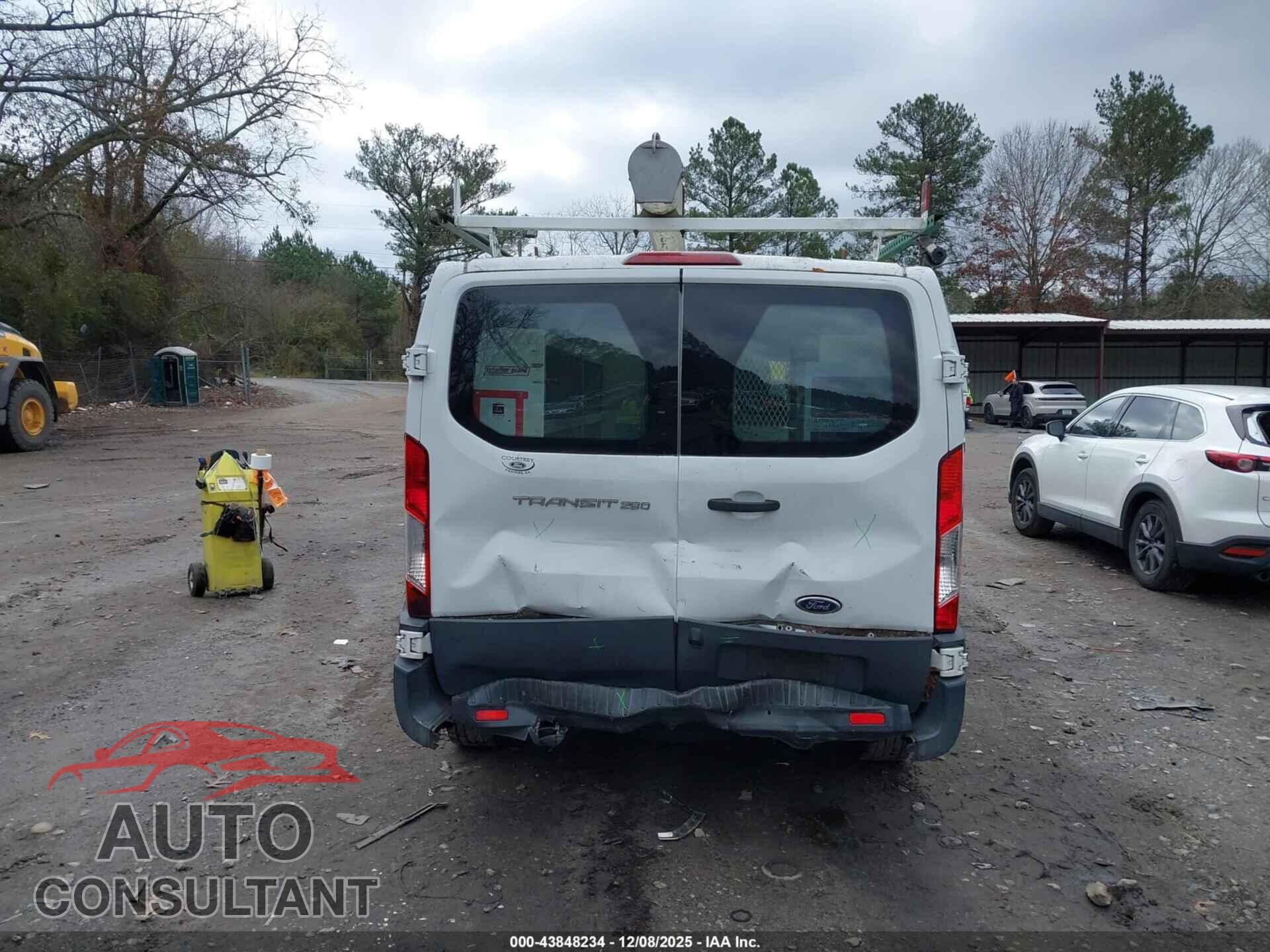 FORD TRANSIT-250 2017 - 1FTYR1ZMXHKA18316