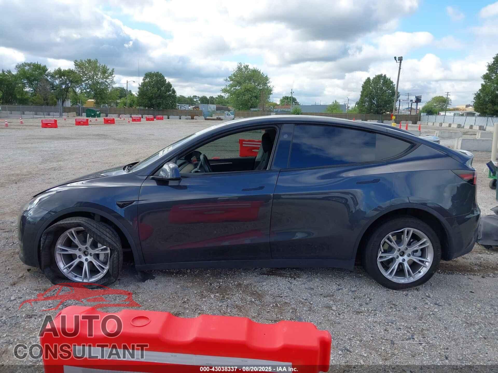 TESLA MODEL Y 2024 - 7SAYGDEE6RF993466