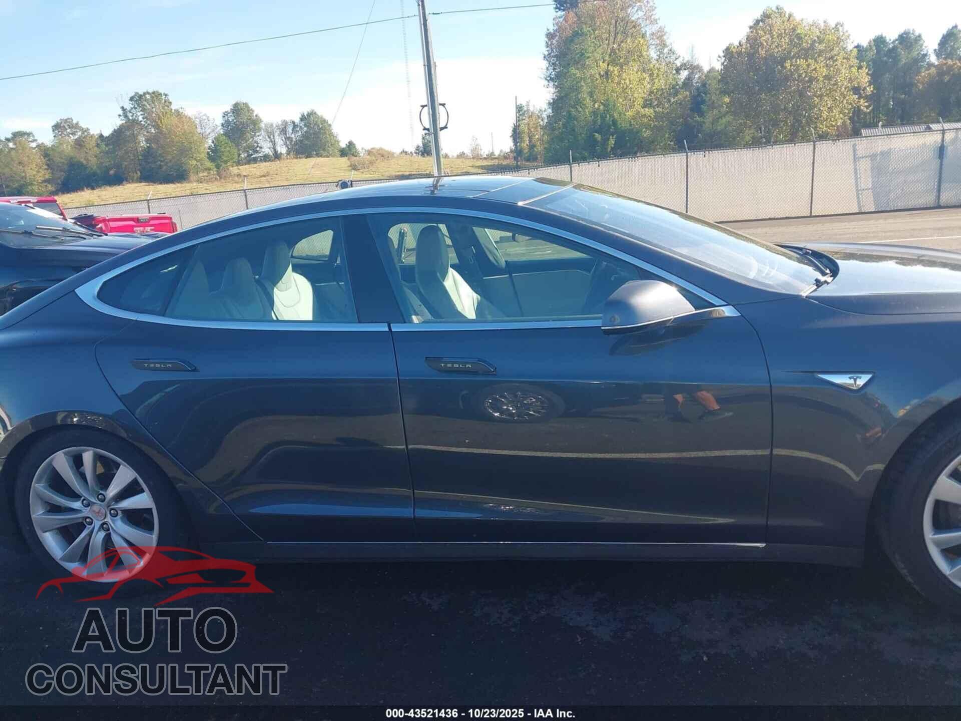 TESLA MODEL S 2015 - 5YJSA1E28FF112500