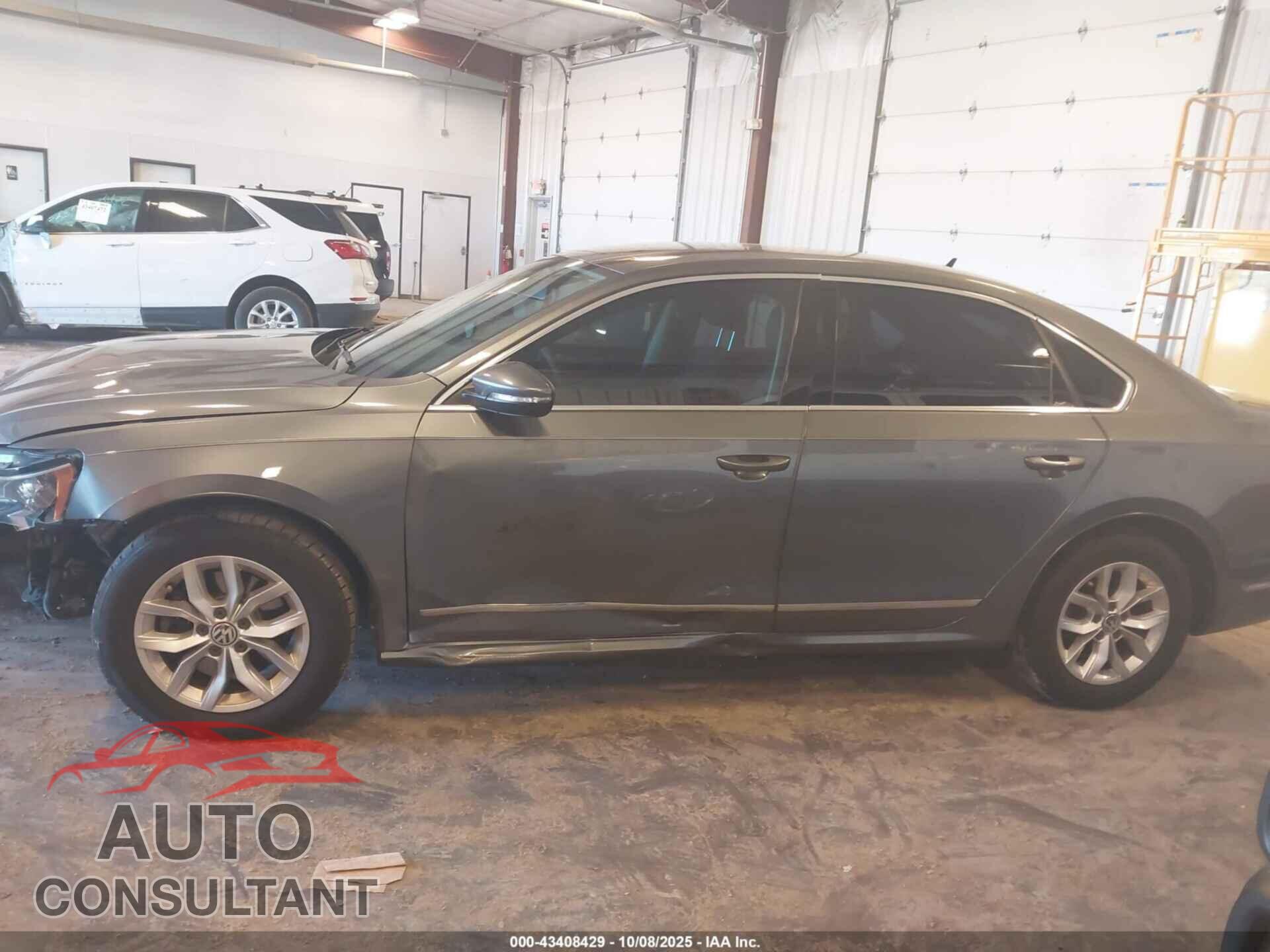 VOLKSWAGEN PASSAT 2017 - 1VWAT7A30HC007146