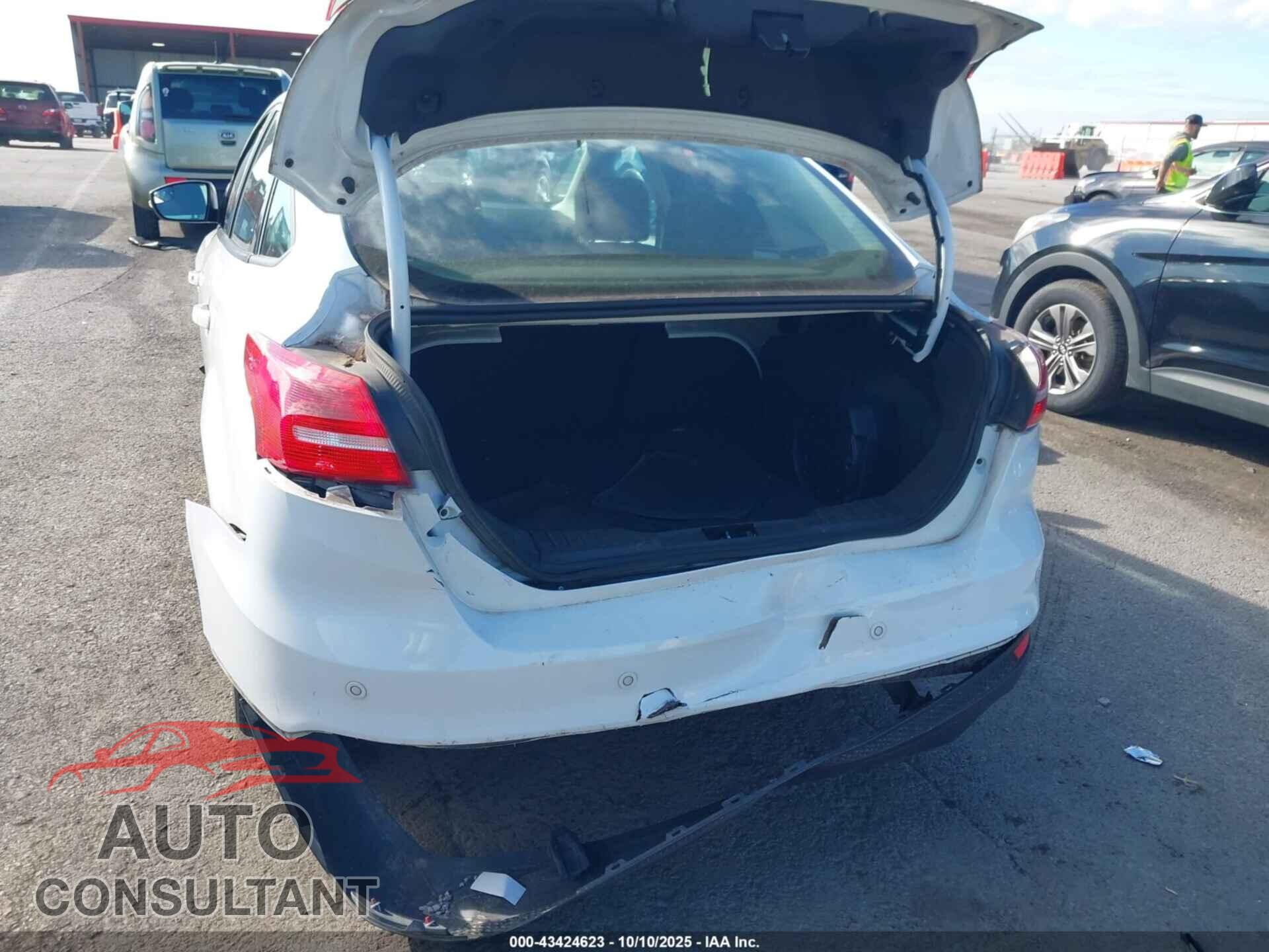 FORD FOCUS 2017 - 1FADP3H26HL308018