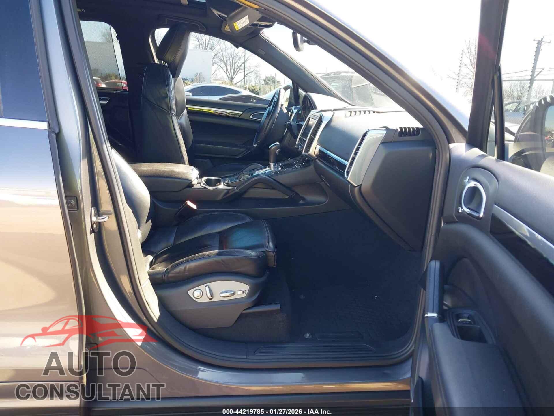 PORSCHE CAYENNE 2012 - WP1AA2A24CLA02137