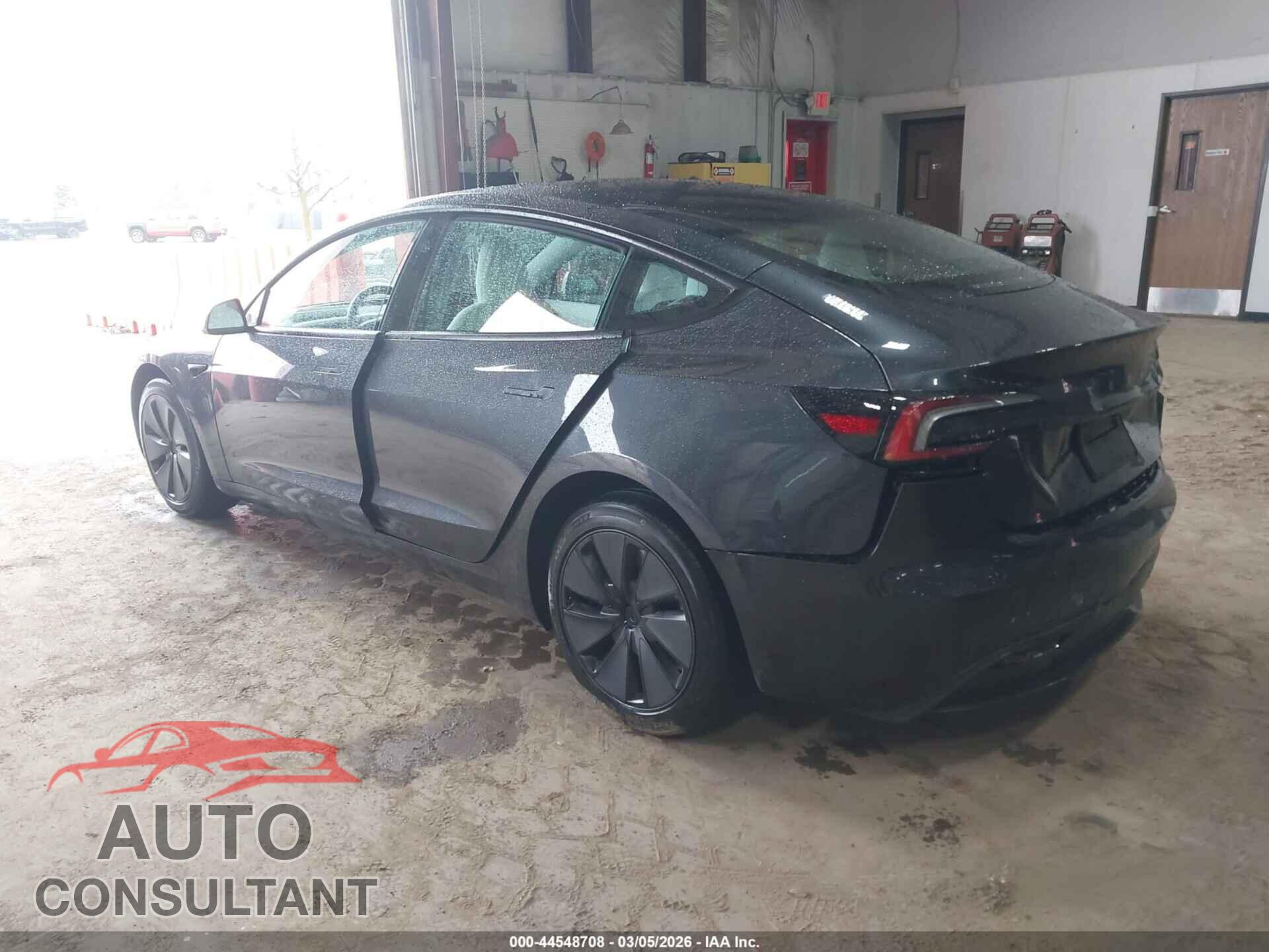 TESLA MODEL 3 2024 - 5YJ3E1EA7RF858165