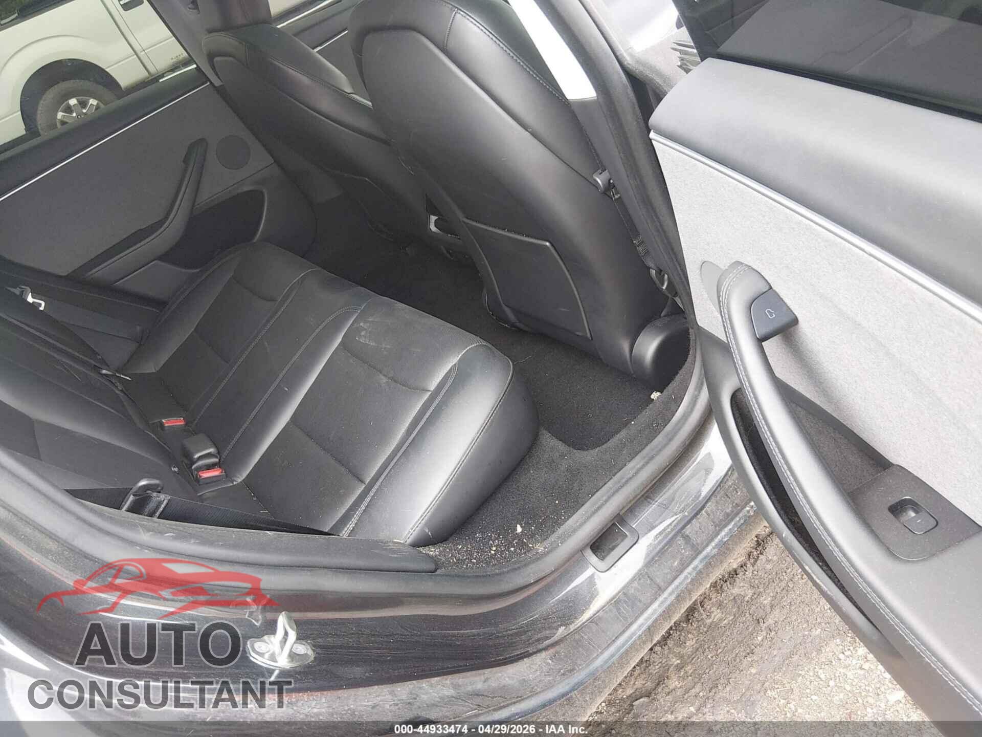 TESLA MODEL 3 2024 - 5YJ3E1EA1RF825145