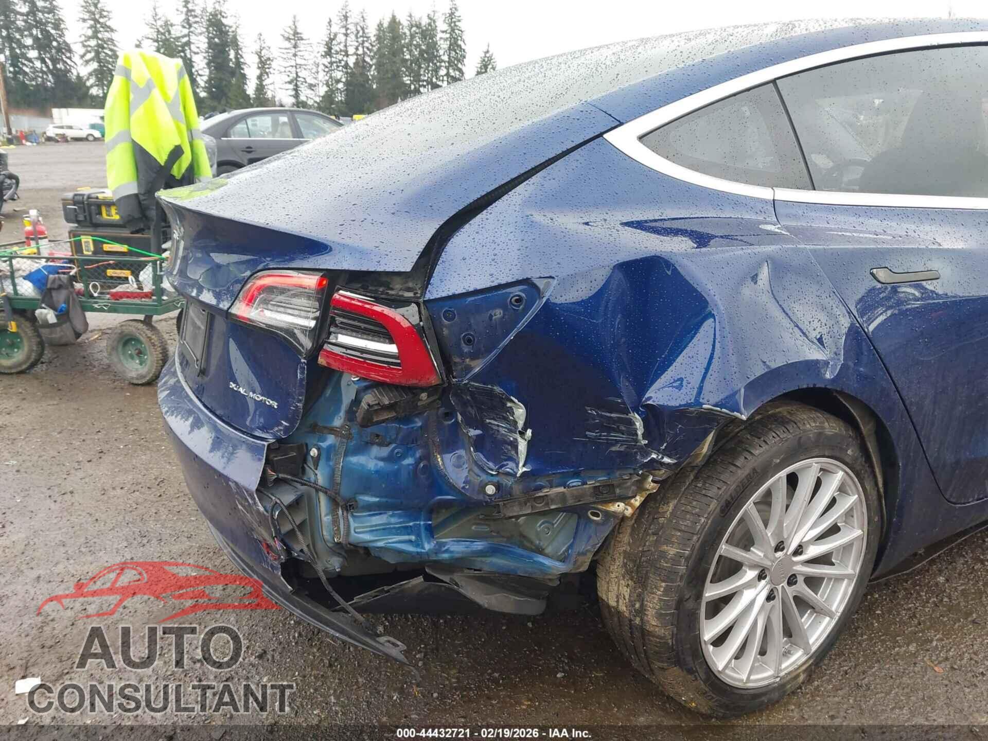 TESLA MODEL 3 2018 - 5YJ3E1EB7JF063582
