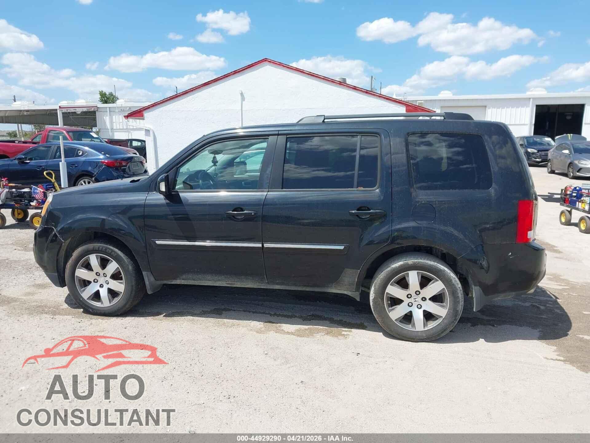 HONDA PILOT 2015 - 5FNYF3H94FB024656