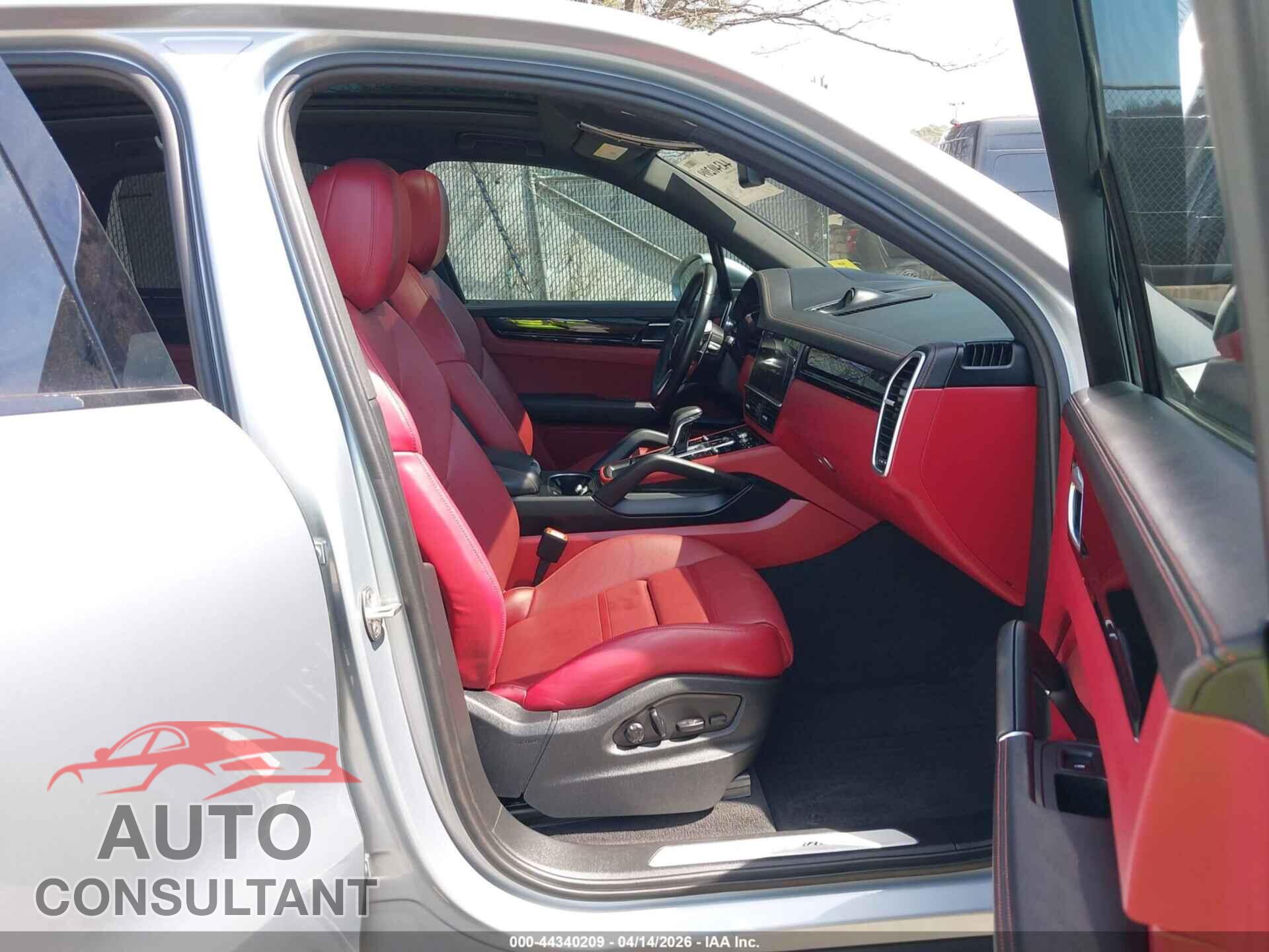 PORSCHE CAYENNE 2023 - WP1AA2AY9PDA10562