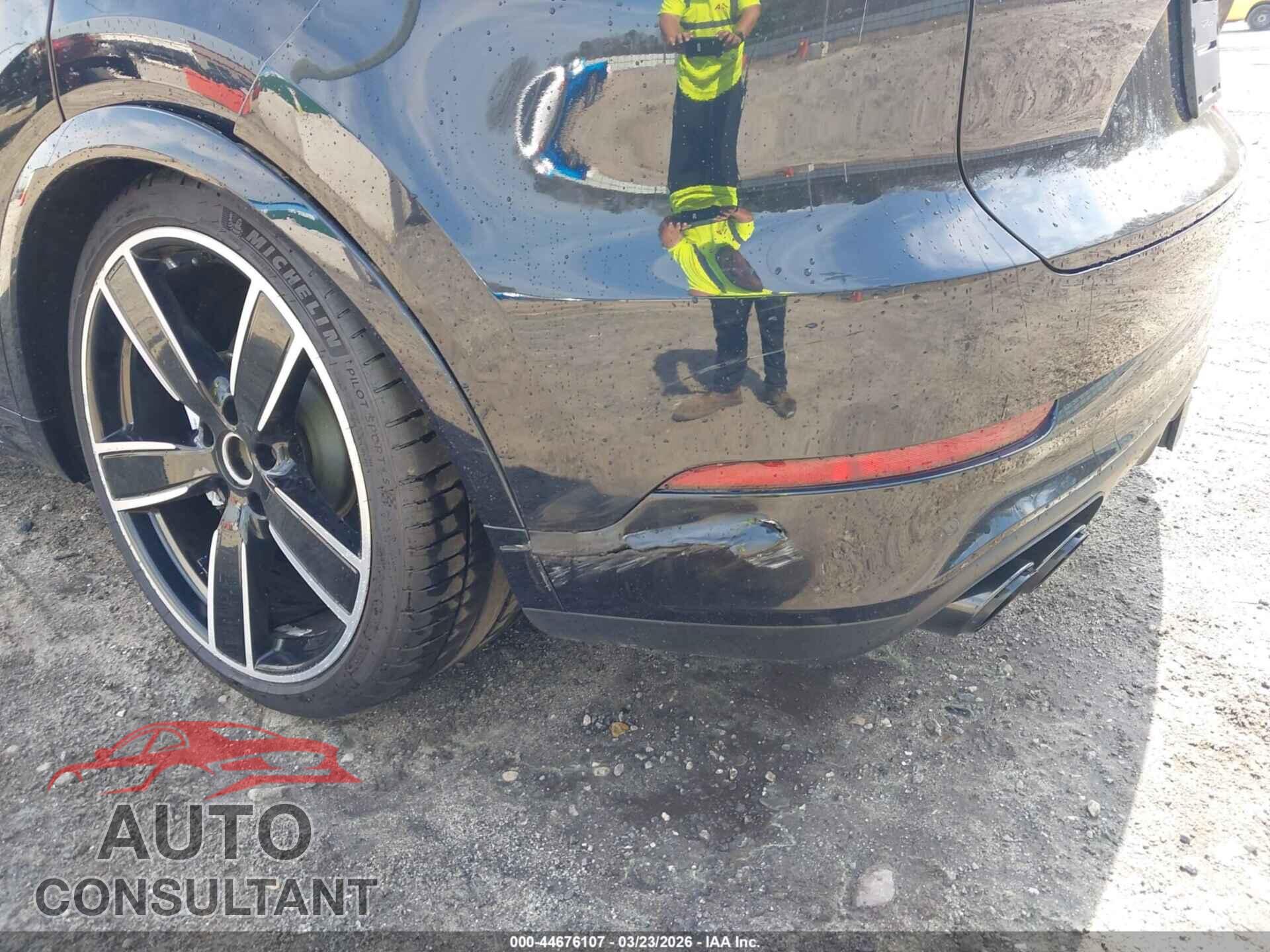 PORSCHE CAYENNE 2019 - WP1AF2AY4KDA80870