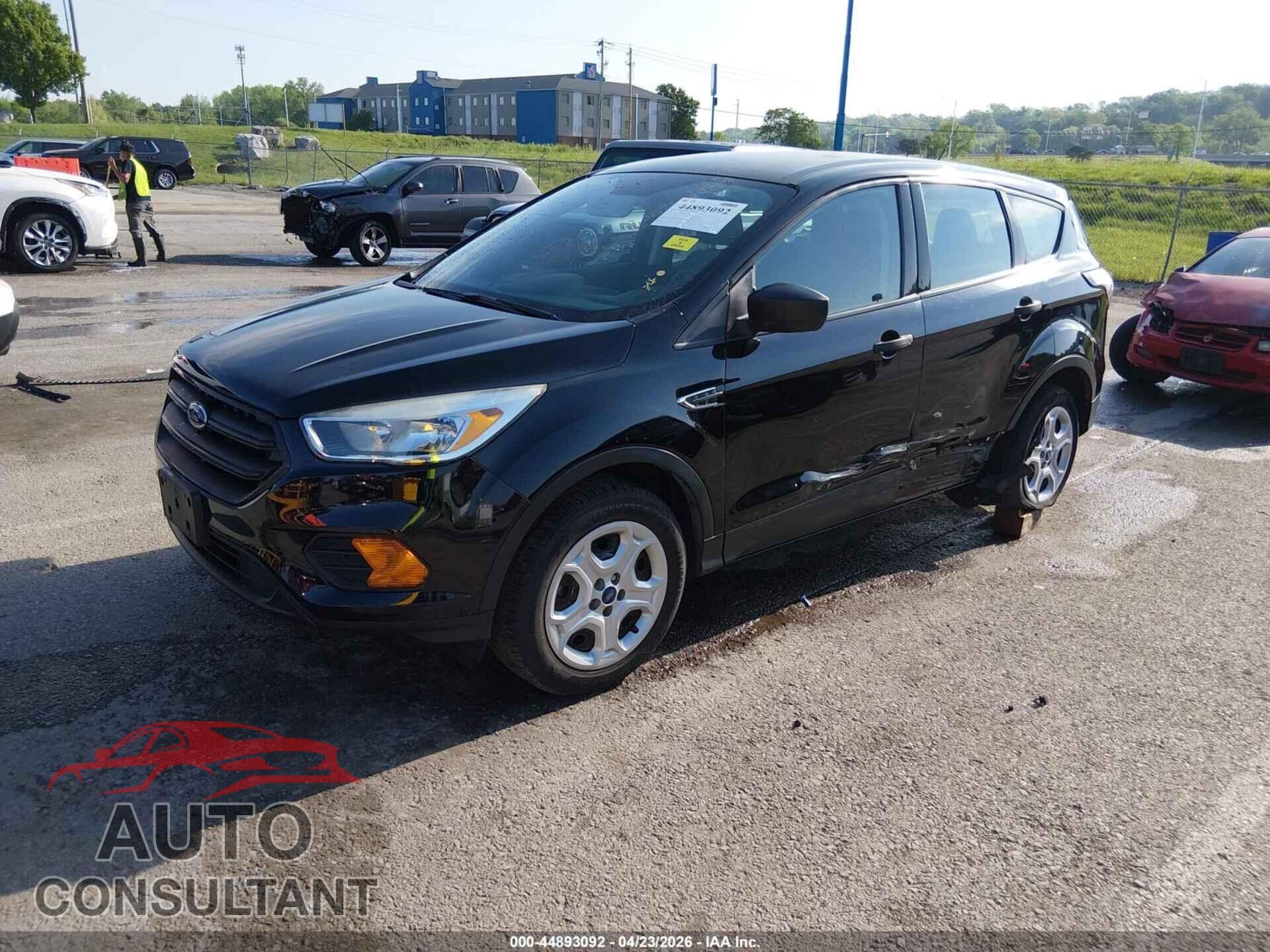 FORD ESCAPE 2017 - 1FMCU0F72HUD40899