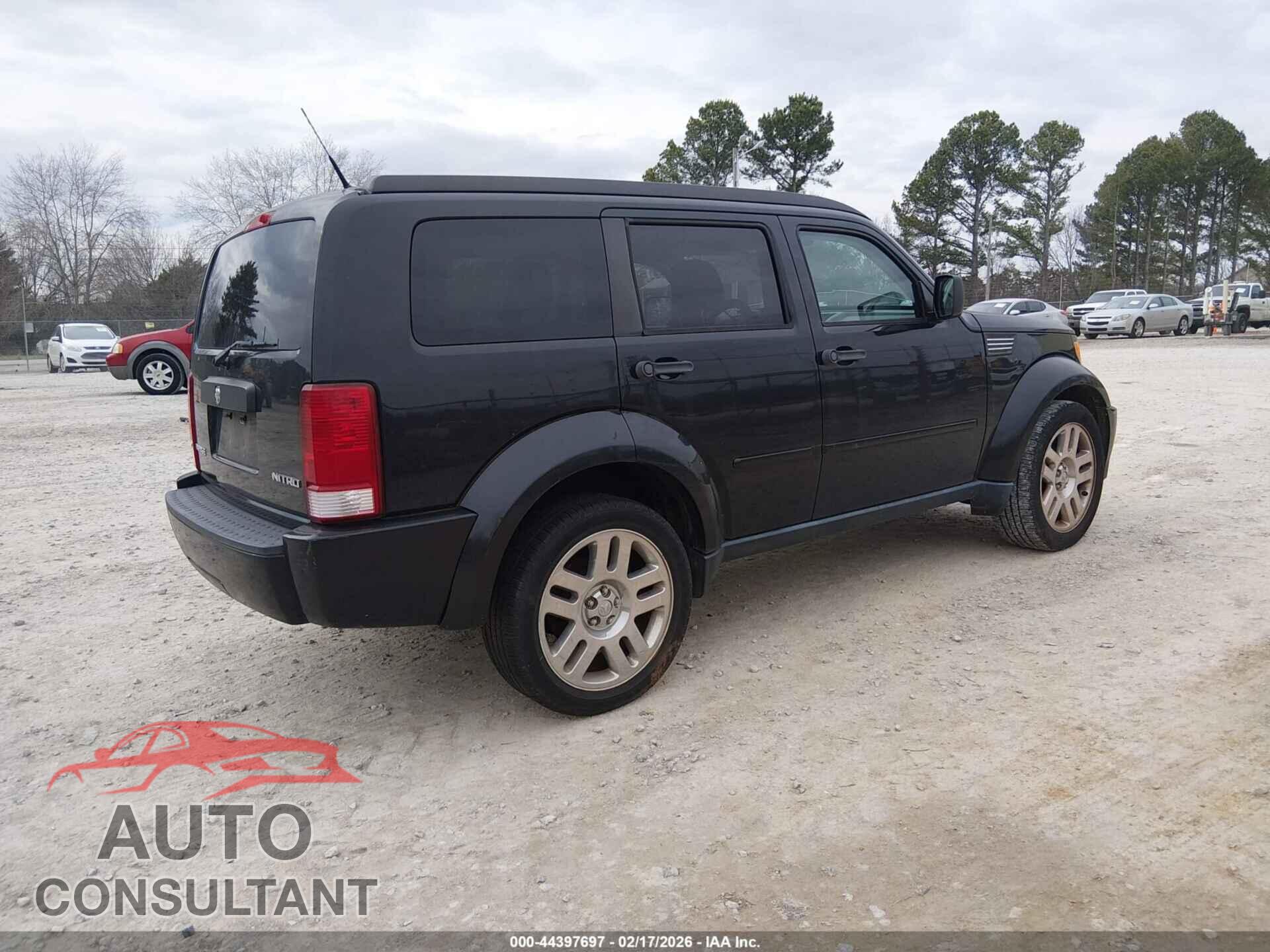 DODGE NITRO 2011 - 1D4PT4GK7BW556409