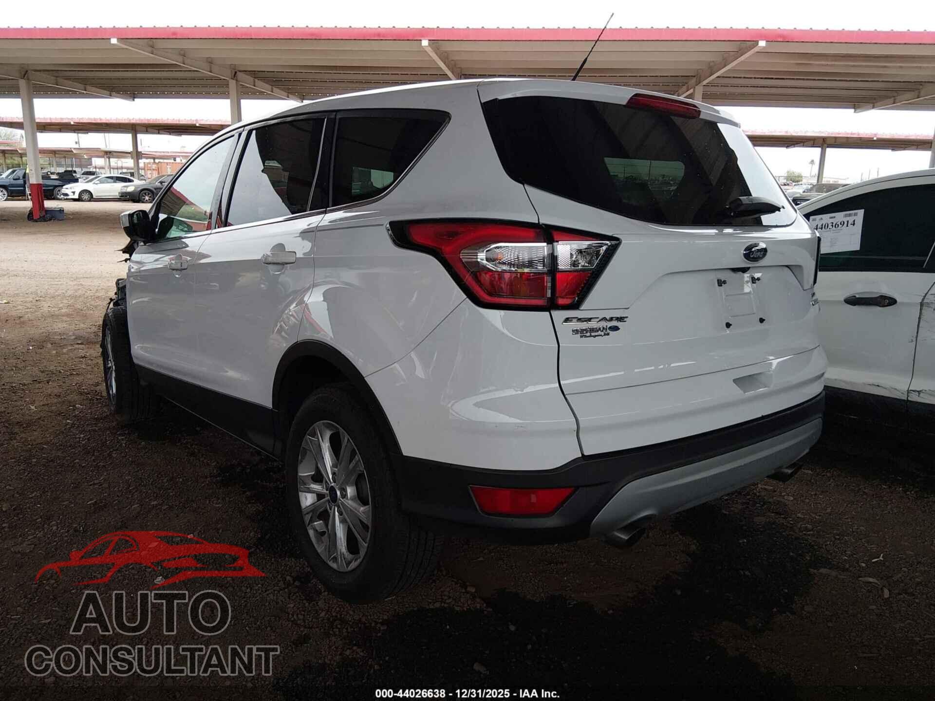 FORD ESCAPE 2017 - 1FMCU0GD2HUE51148