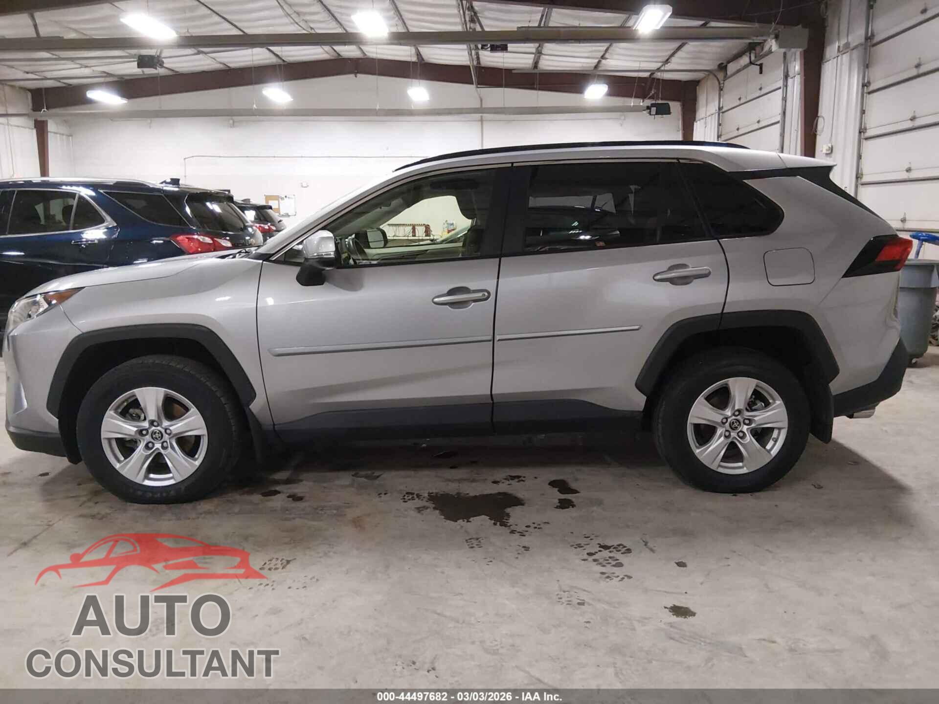 TOYOTA RAV4 2019 - JTMP1RFV2KD503950