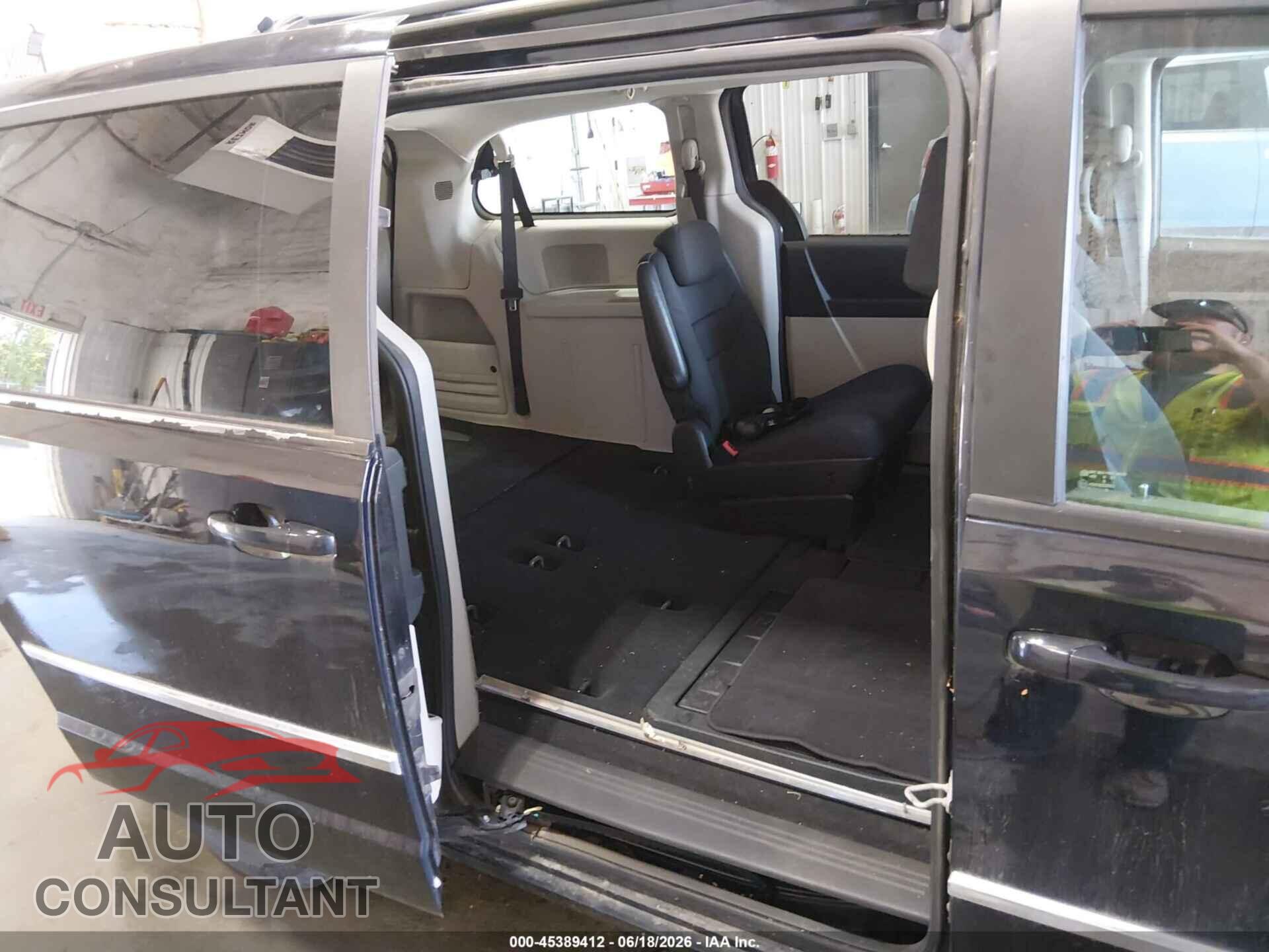 DODGE GRAND CARAVAN 2010 - 2D4RN5DX5AR140309