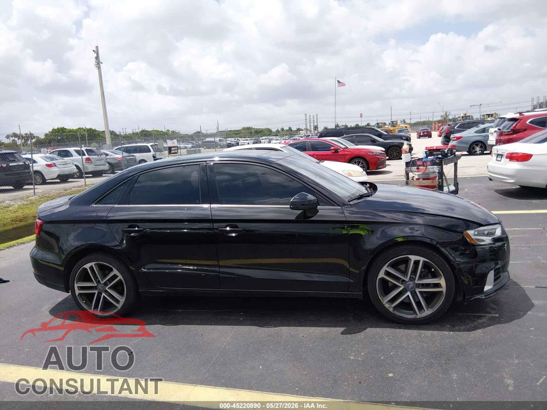 AUDI A3 2018 - WAUB8GFFXJ1003924