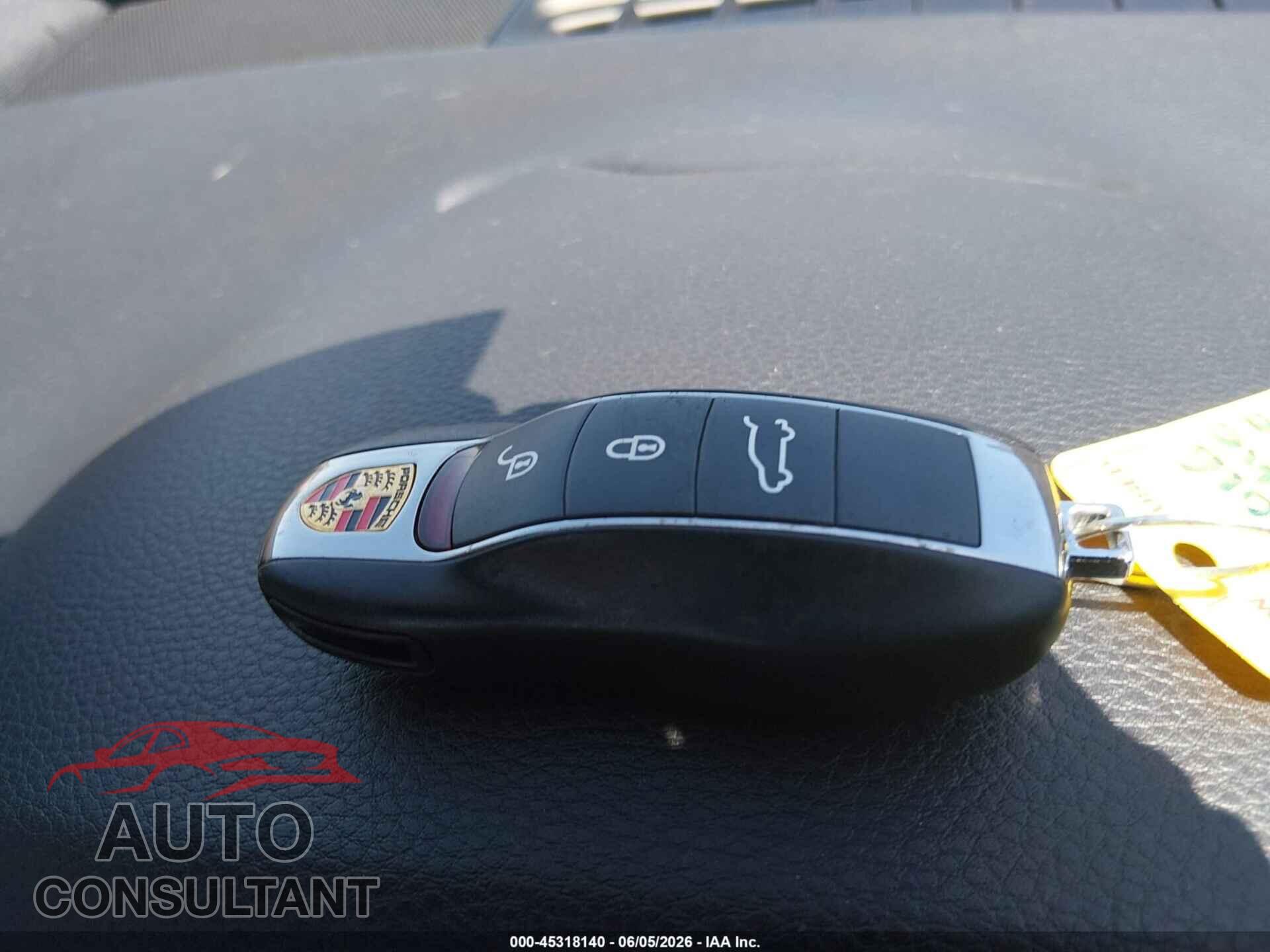 PORSCHE CAYENNE 2016 - WP1AA2A25GLA04887