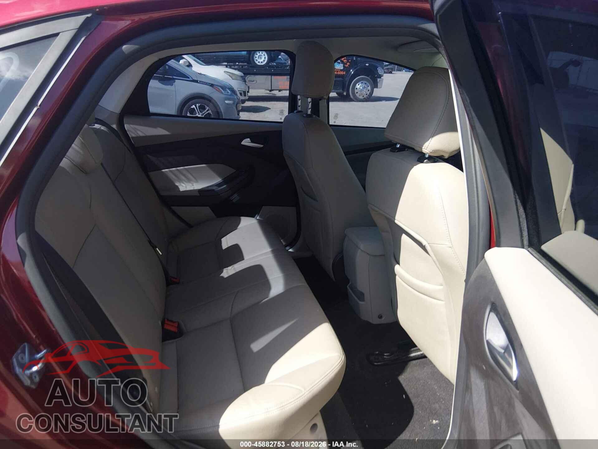 FORD FOCUS 2017 - 1FADP3F26HL253993