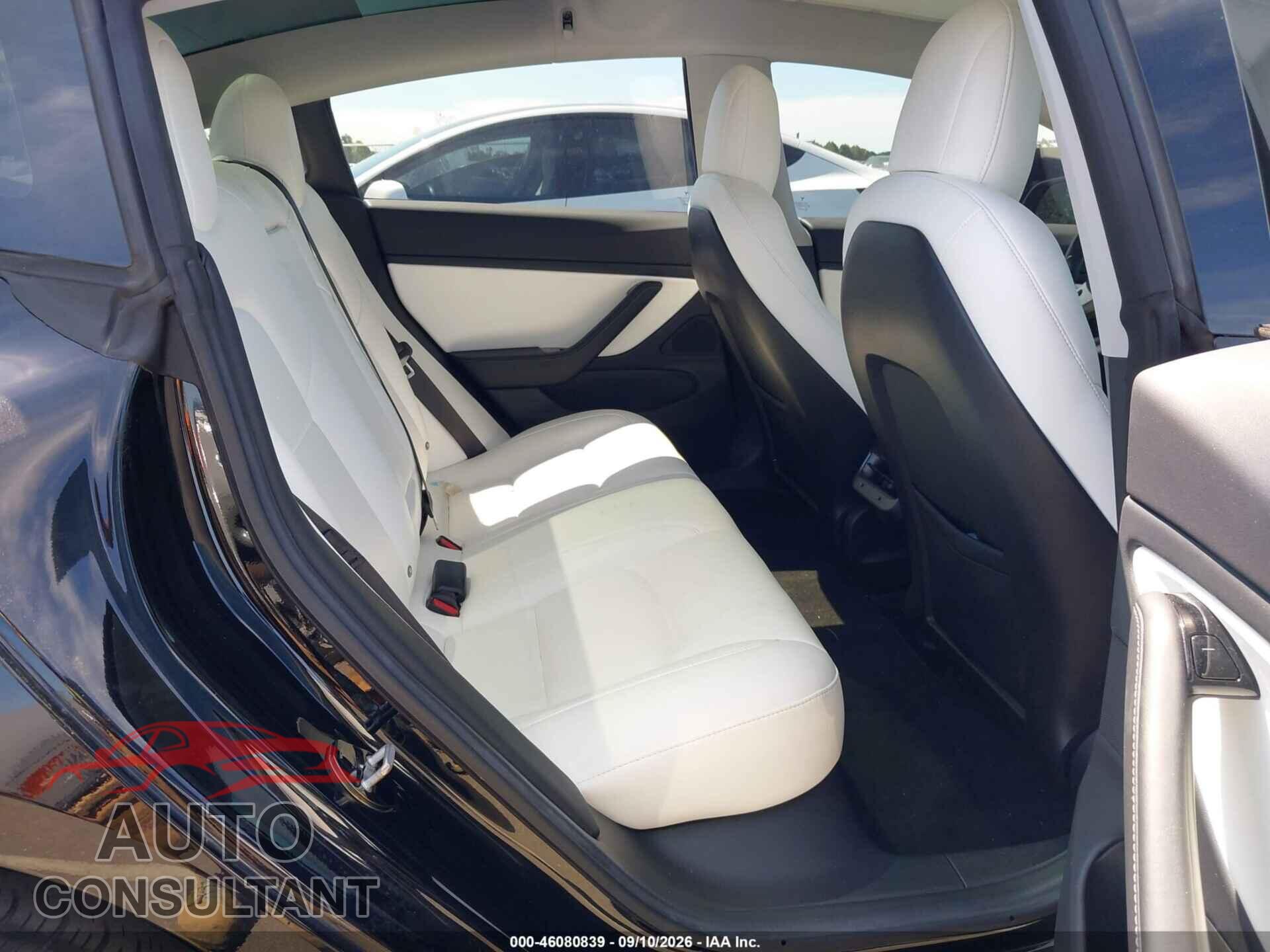 TESLA MODEL 3 2018 - 5YJ3E1EB2JF097011