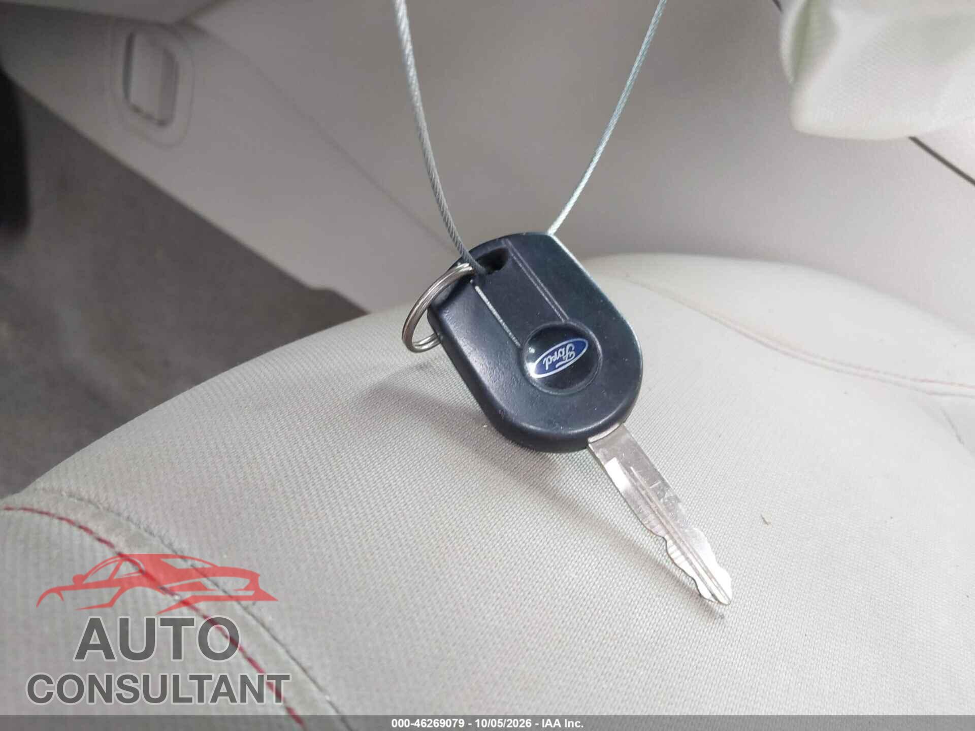 FORD TAURUS 2011 - 1FAHP2DW0BG103136