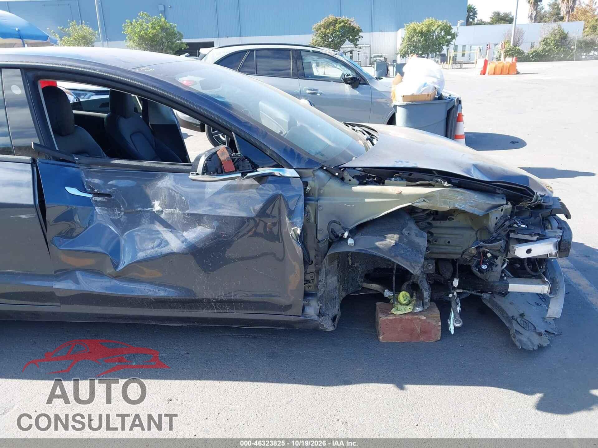 TESLA MODEL 3 2018 - 5YJ3E1EB6JF128504