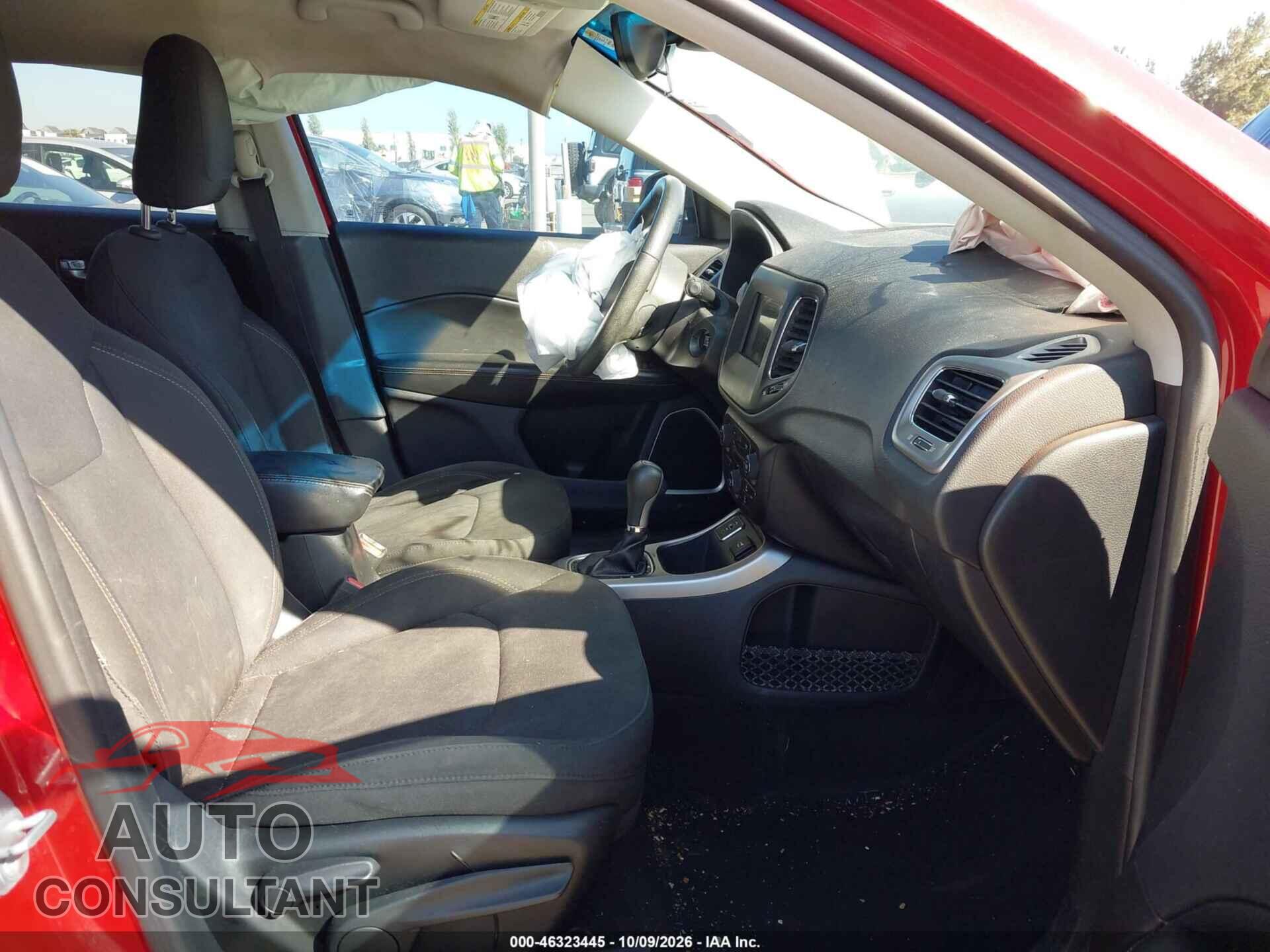 JEEP COMPASS 2018 - 3C4NJCAB5JT272293