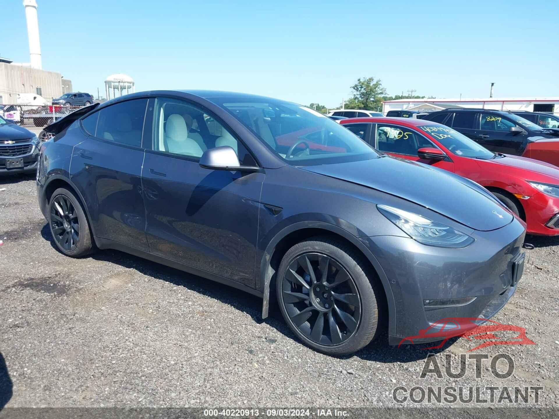 TESLA MODEL Y 2021 - 5YJYGAEE5MF201182