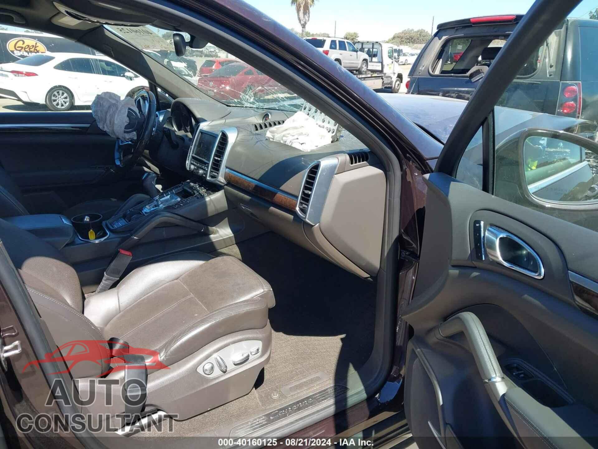 PORSCHE CAYENNE 2016 - WP1AA2A2XGKA13655