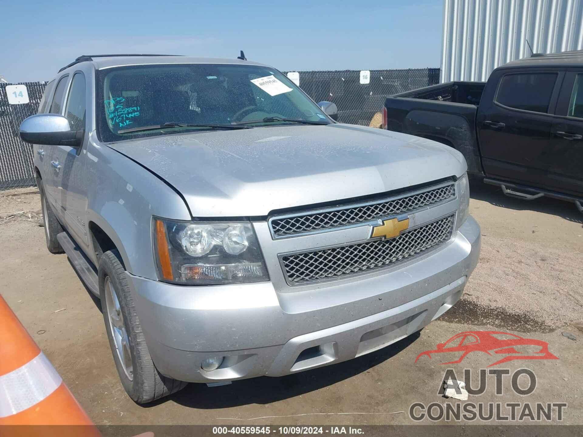 CHEVROLET TAHOE 2013 - 1GNSCCE03DR367445