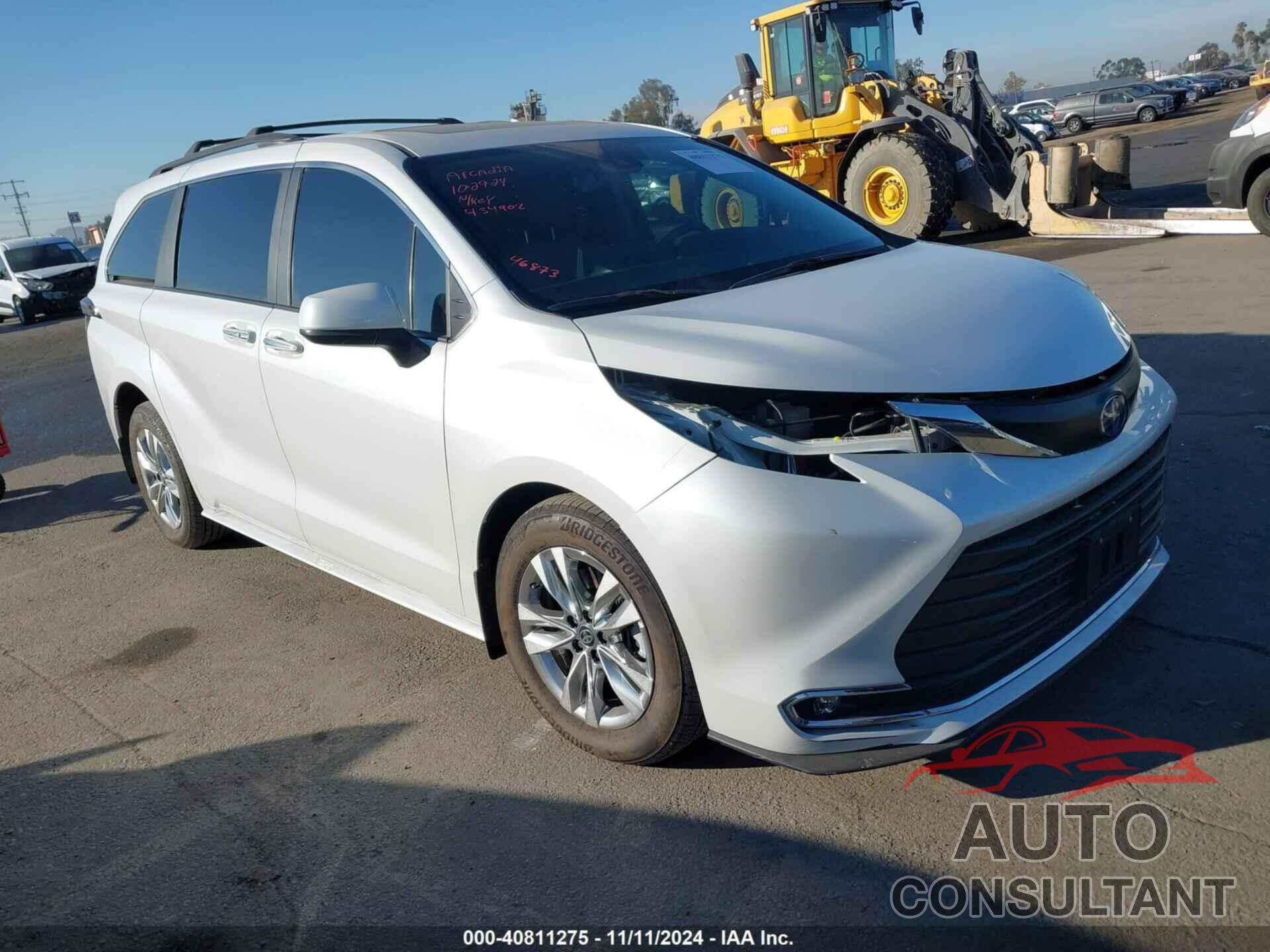 TOYOTA SIENNA 2024 - 5TDJRKEC5RS208071