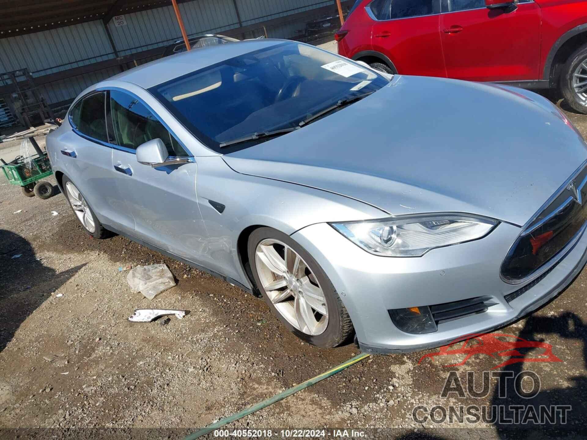 TESLA MODEL S 2015 - 5YJSA1E25FF111739