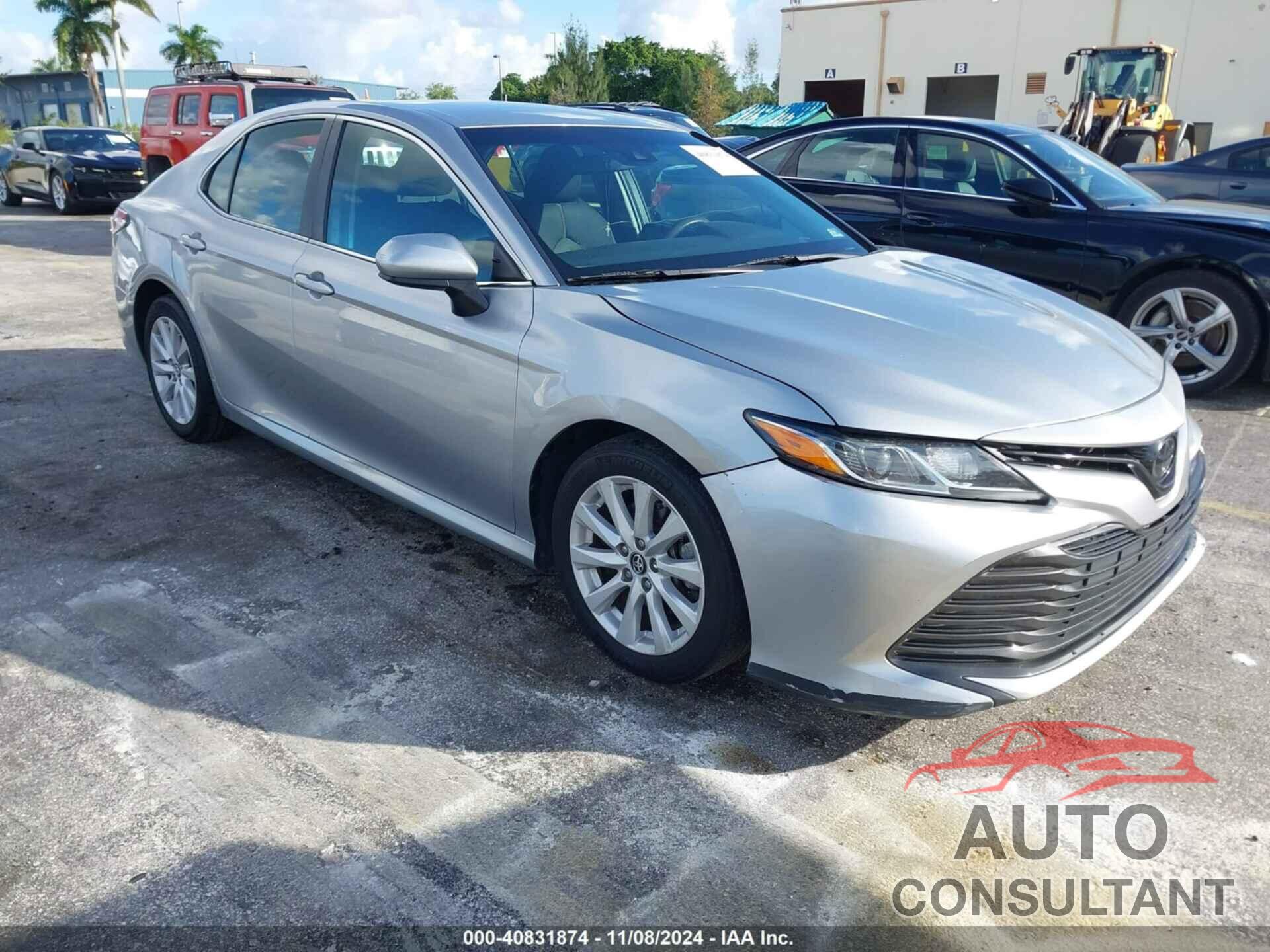 TOYOTA CAMRY 2018 - 4T1B11HK2JU099833